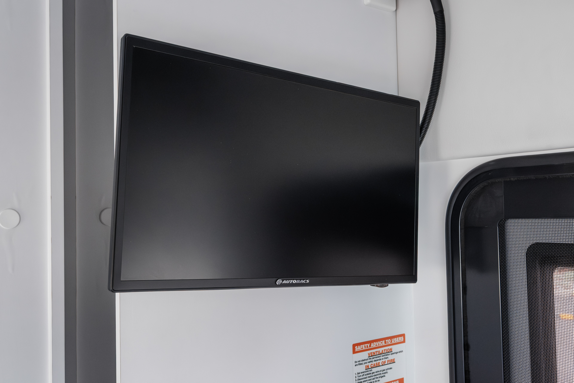 Carousel Popup Thumnails 25 - 2024 Windsor Daintree Renault 2 Berth