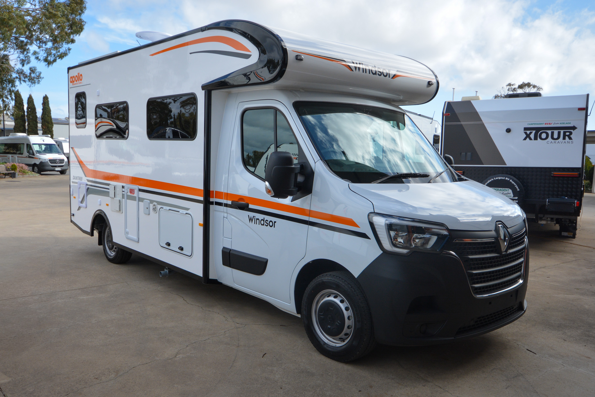 Carousel Popup Thumnails 3 - 2024 Windsor Daintree Renault 2 Berth