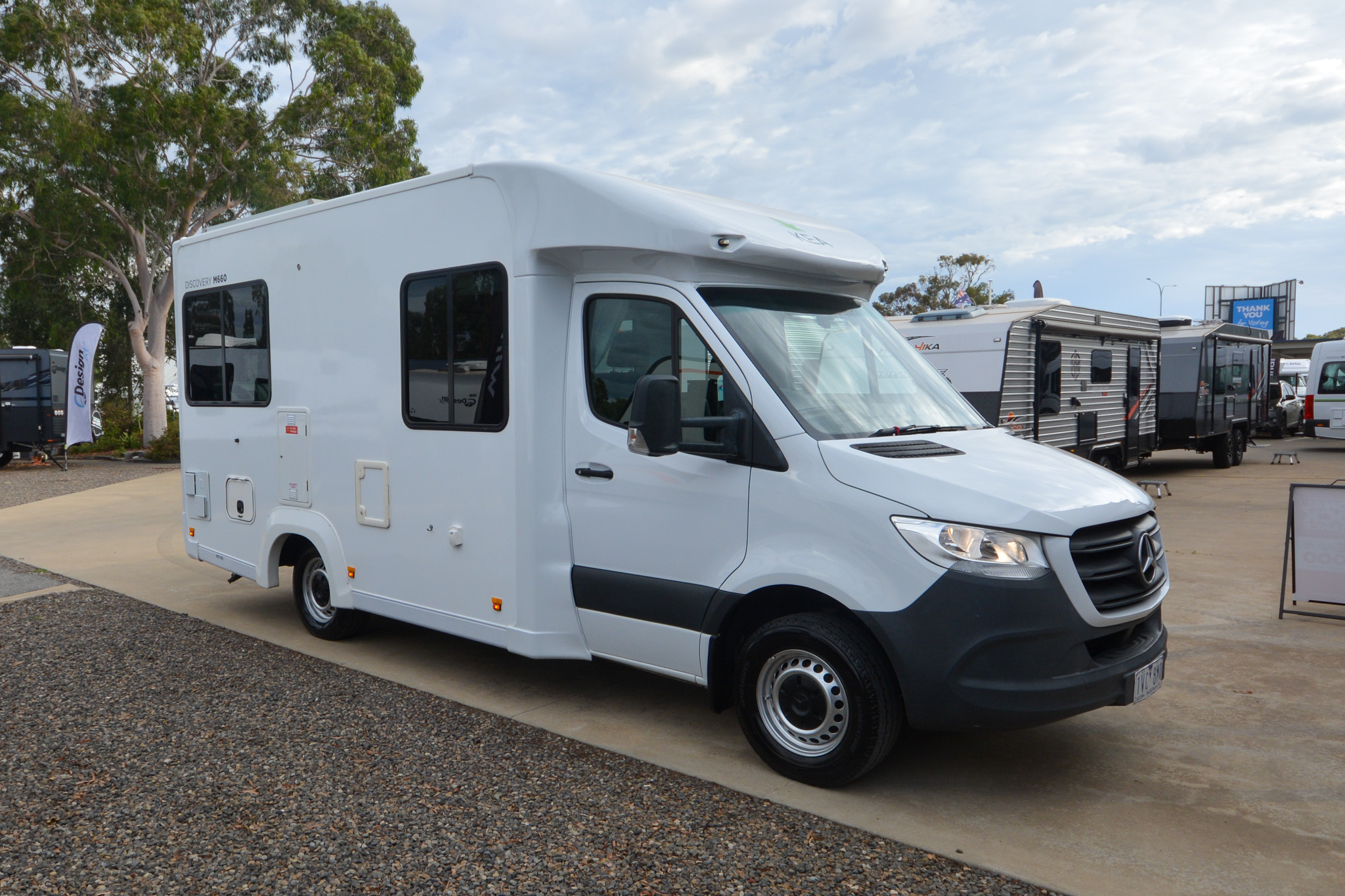 Carousel Popup Thumnails 3 - 2021 Kea Discovery M660 Mercedes 4 Berth