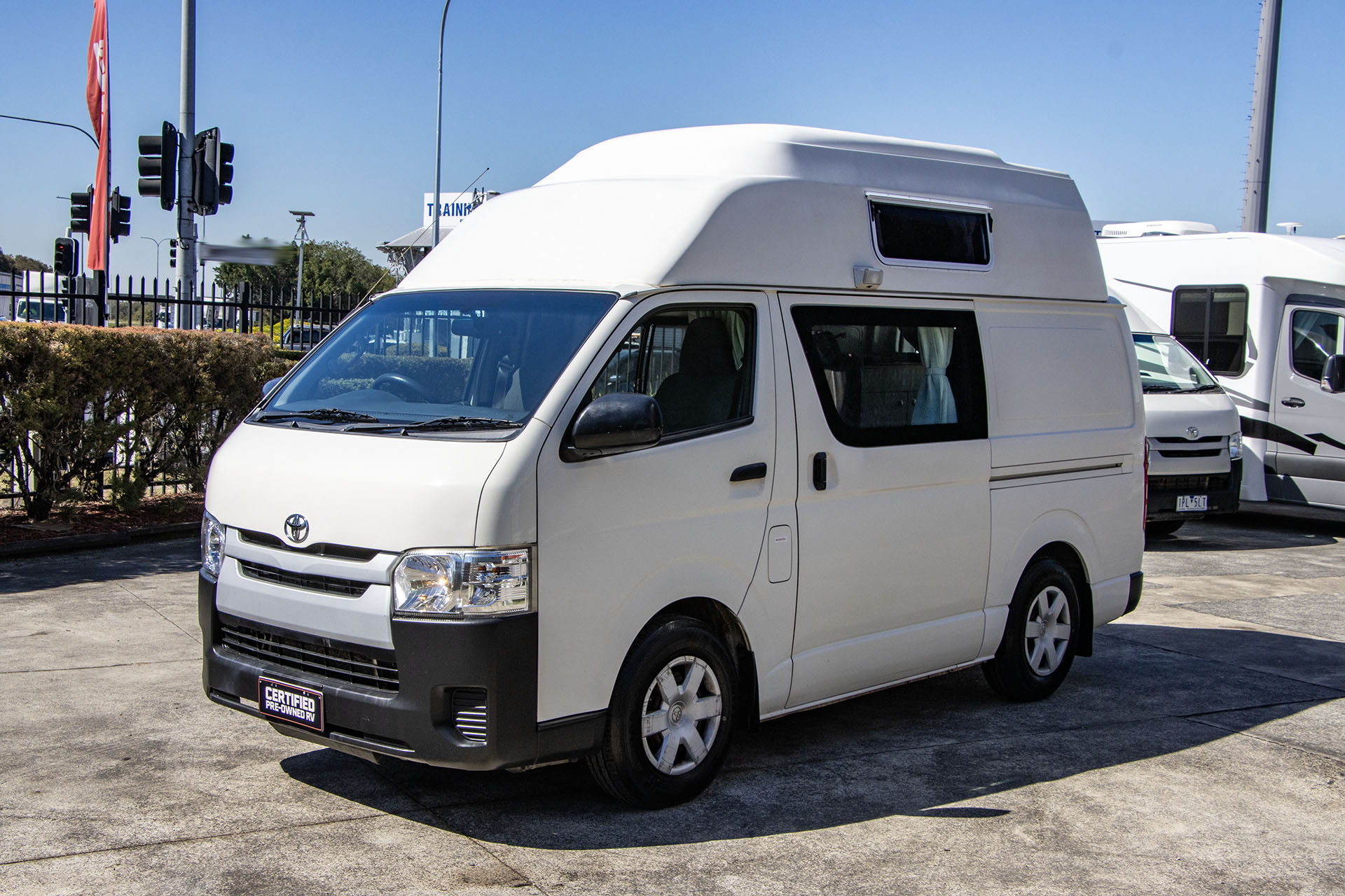 Carousel Popup Main - 2018 Talvor Endeavour Toyota 4 Berth