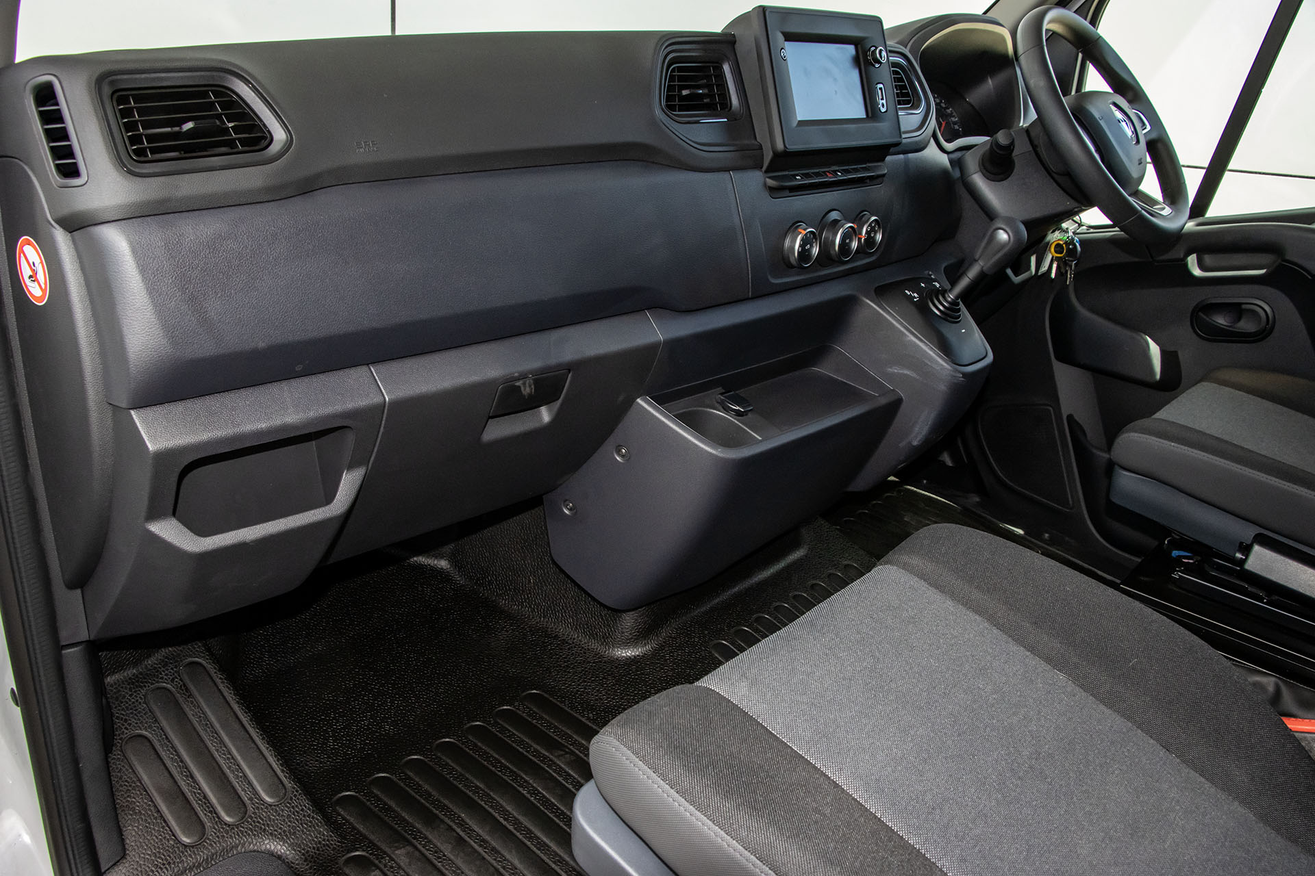 Carousel Popup Thumnails 18 - 2024 Windsor Daintree Renault 2 Berth