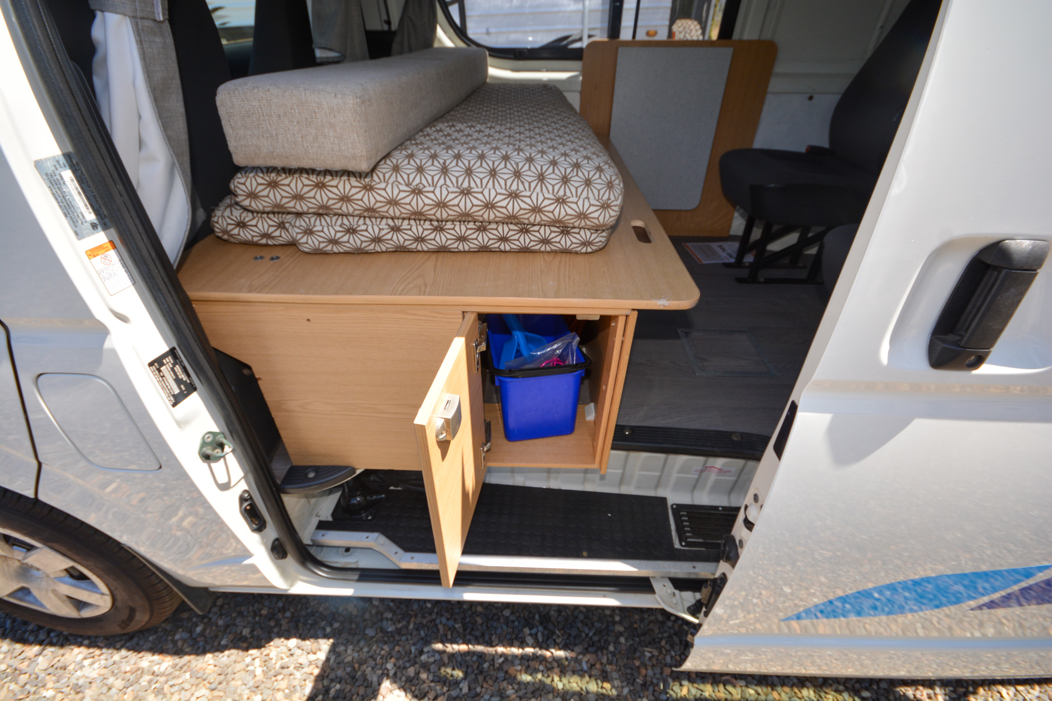 Carousel Popup Thumnails 15 - 2017 Talvor Endeavour Toyota HiAce 4 Berth