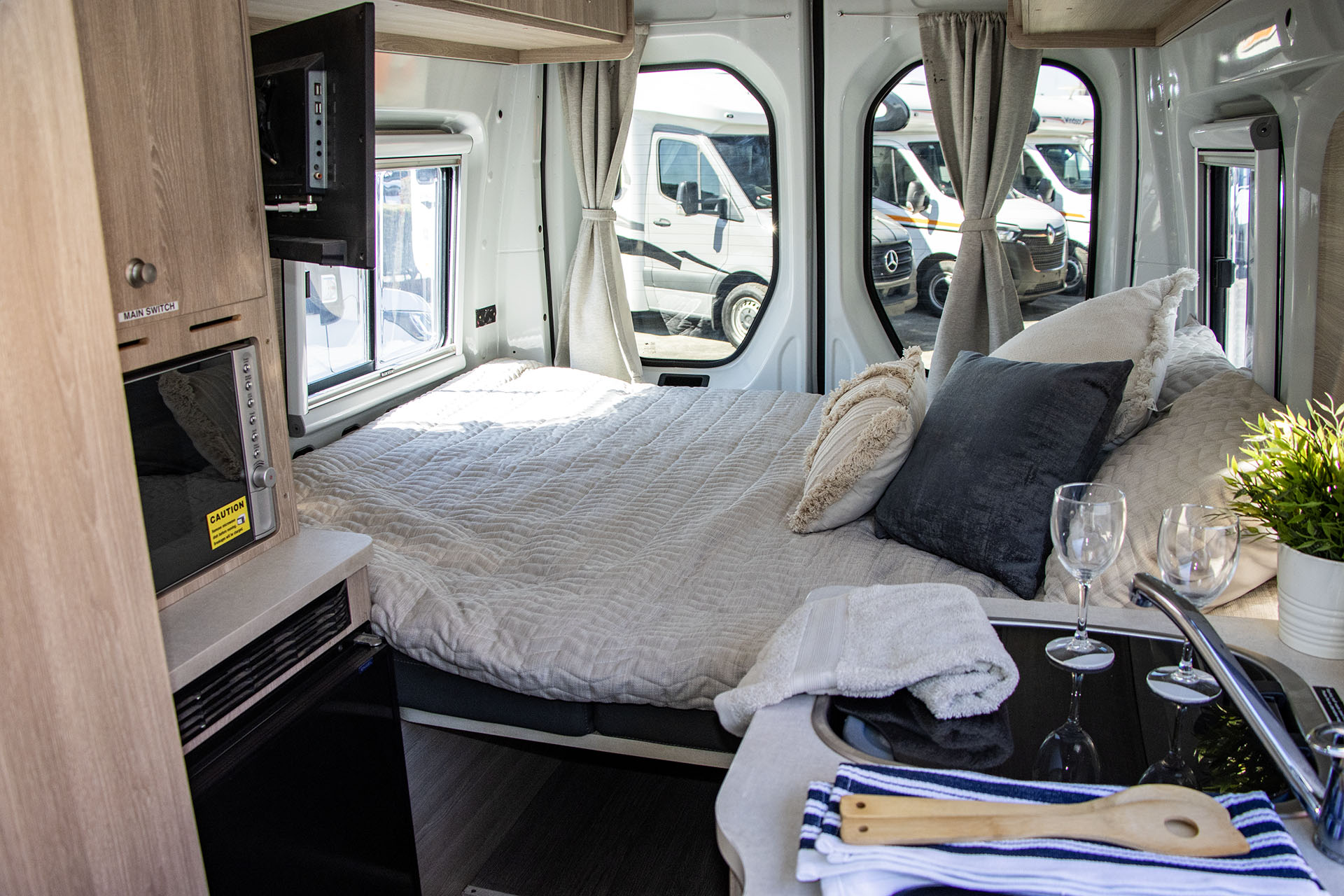 Carousel Popup Thumnails 23 - 2022 Talvor Euro Mini LDV 2 Berth