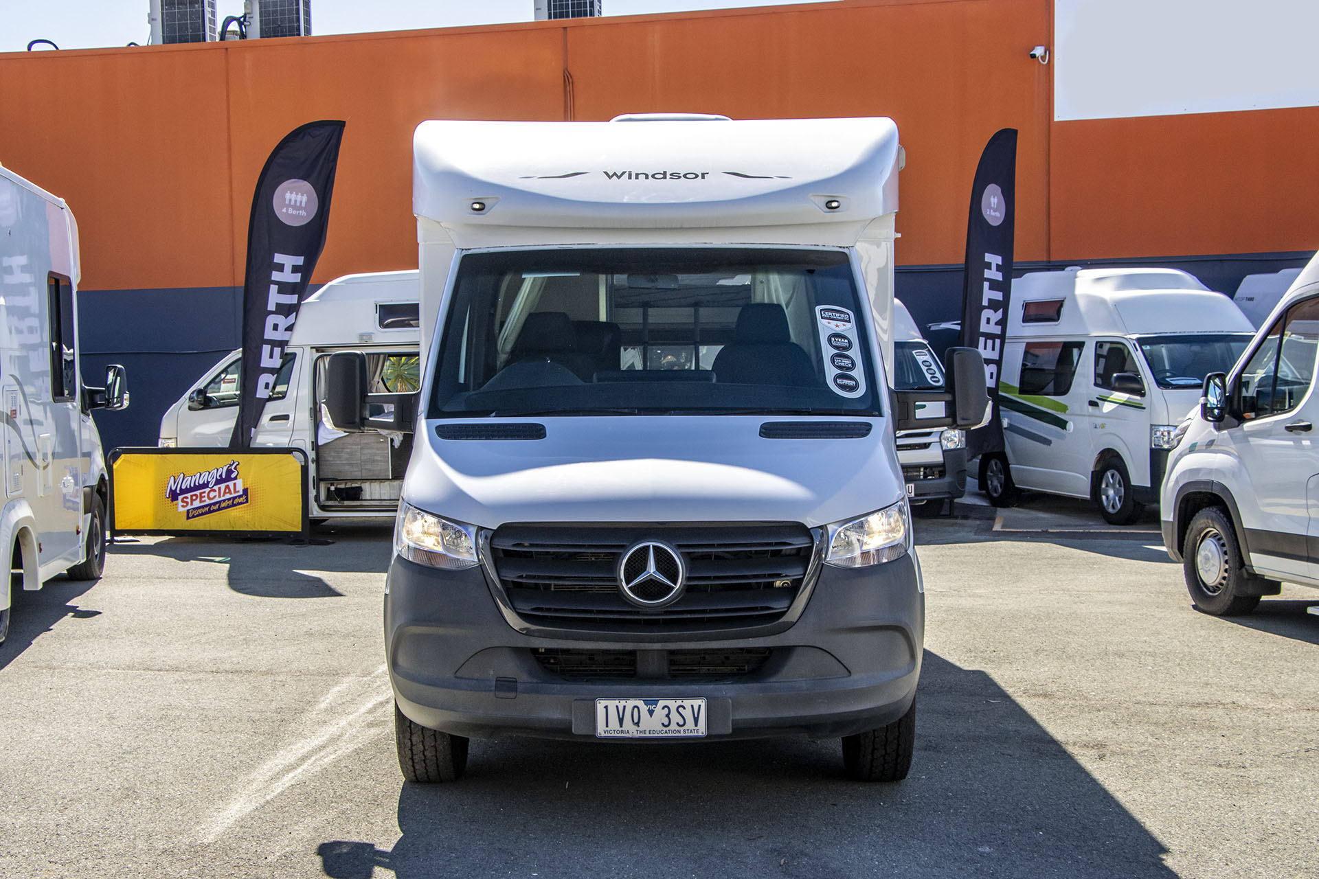 Carousel Popup Thumnails 3 - 2021 Windsor Cascade M670 Mercedes 4 Berth