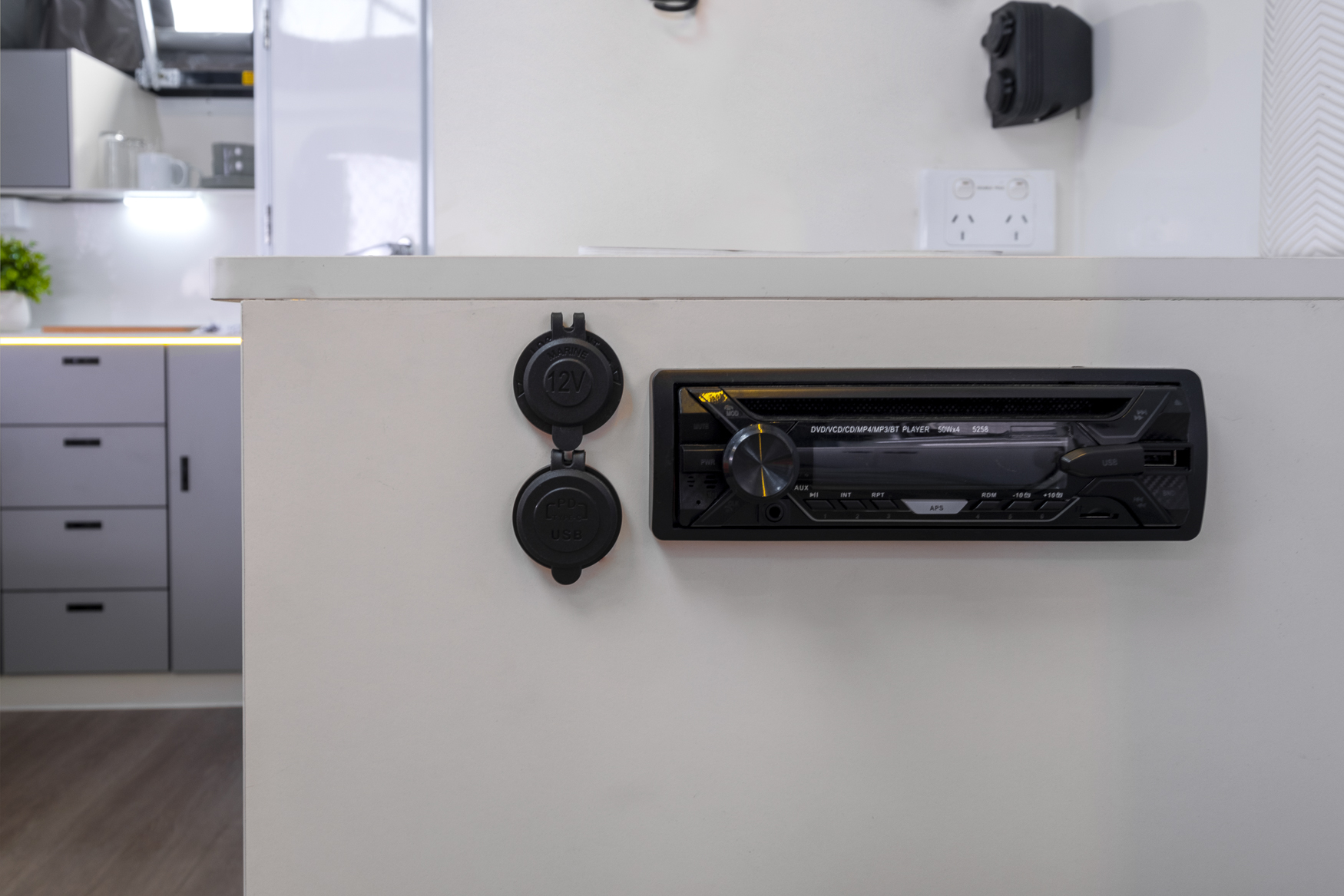 Carousel Popup Thumnails 21 - 2025 Windsor Rapid 13