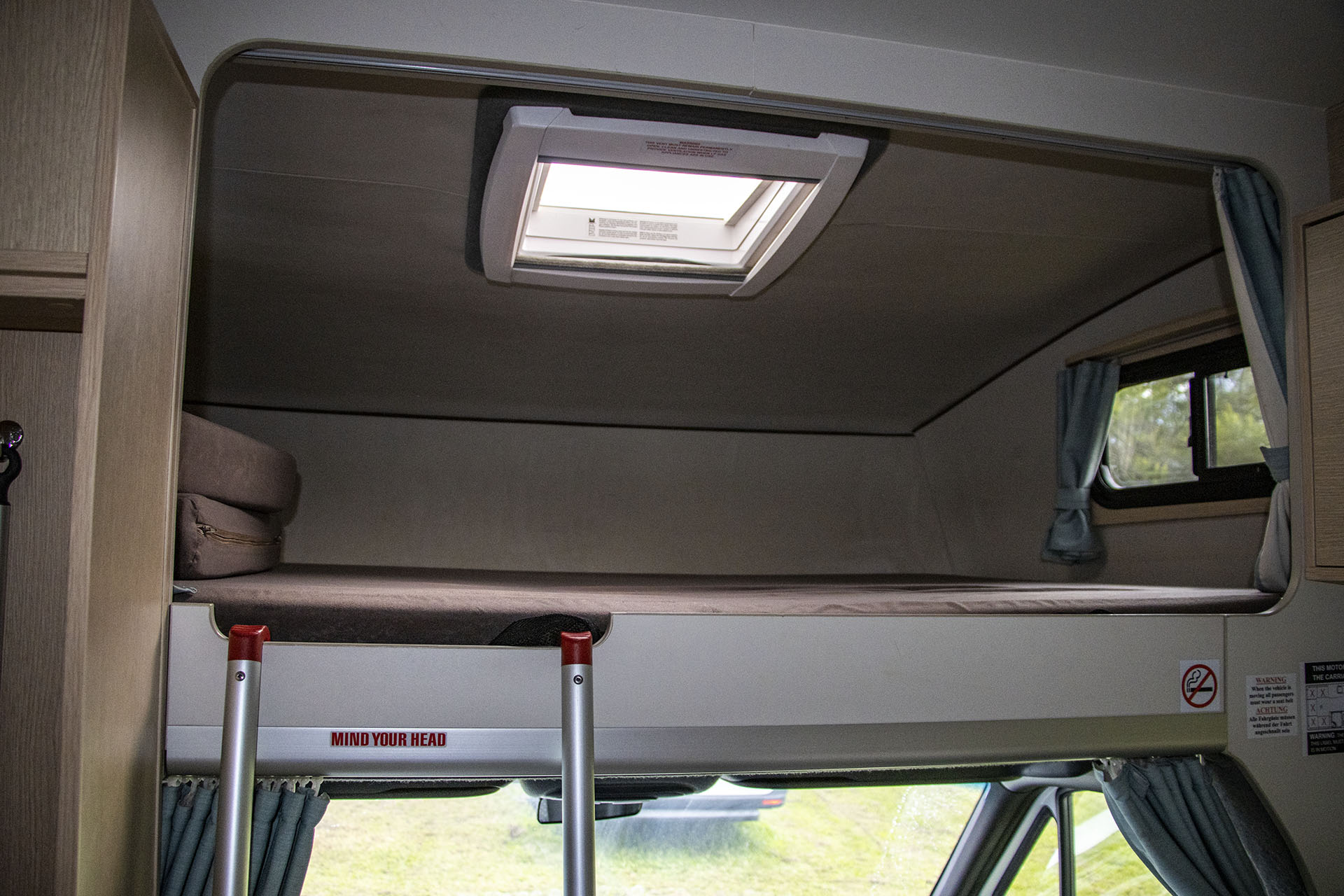 Carousel Popup Thumnails 20 - 2021 Windsor Platinum M725 Mercedes 6 Berth