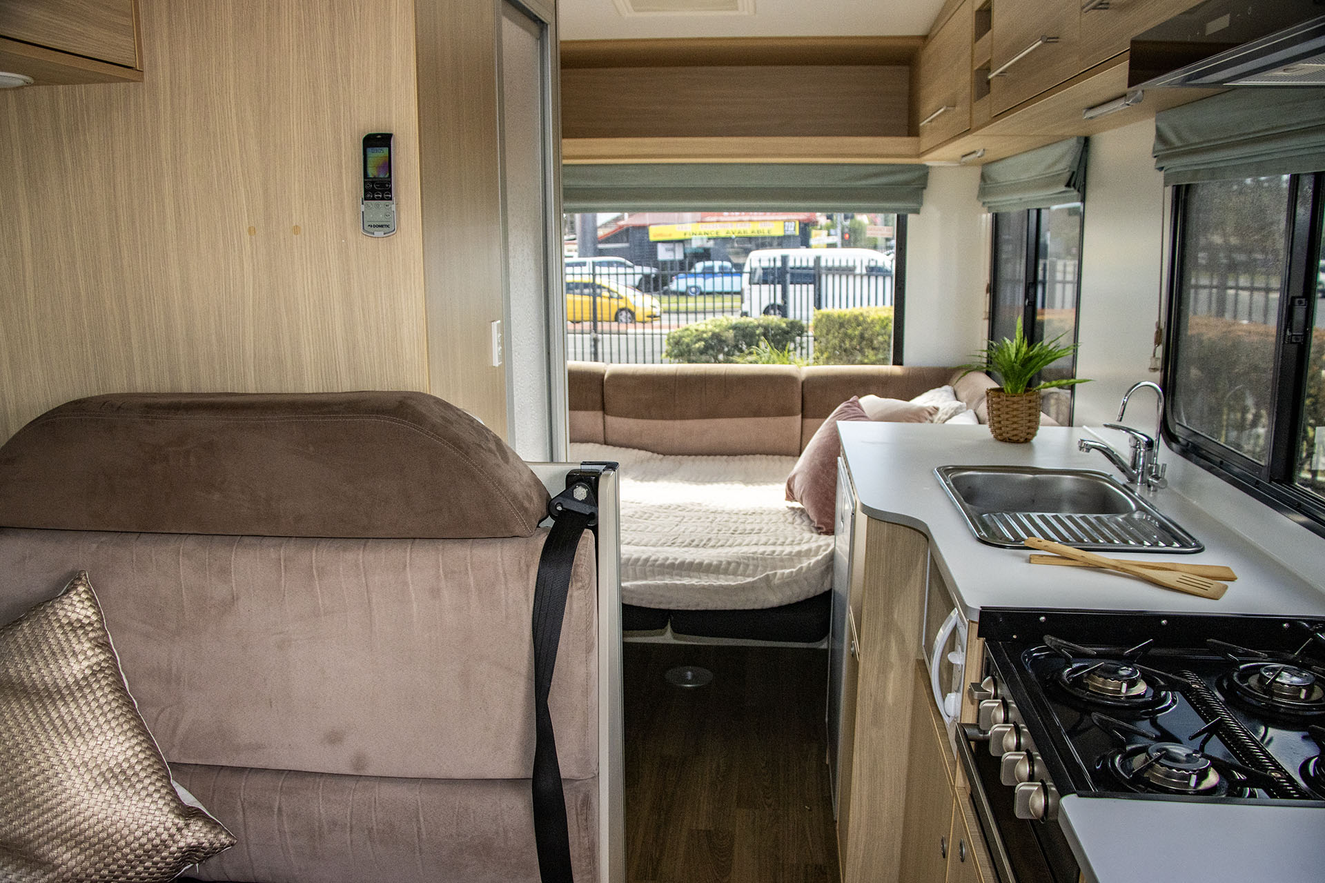 Carousel Popup Thumnails 24 - 2021 Kea River M721 Mercedes 6 Berth