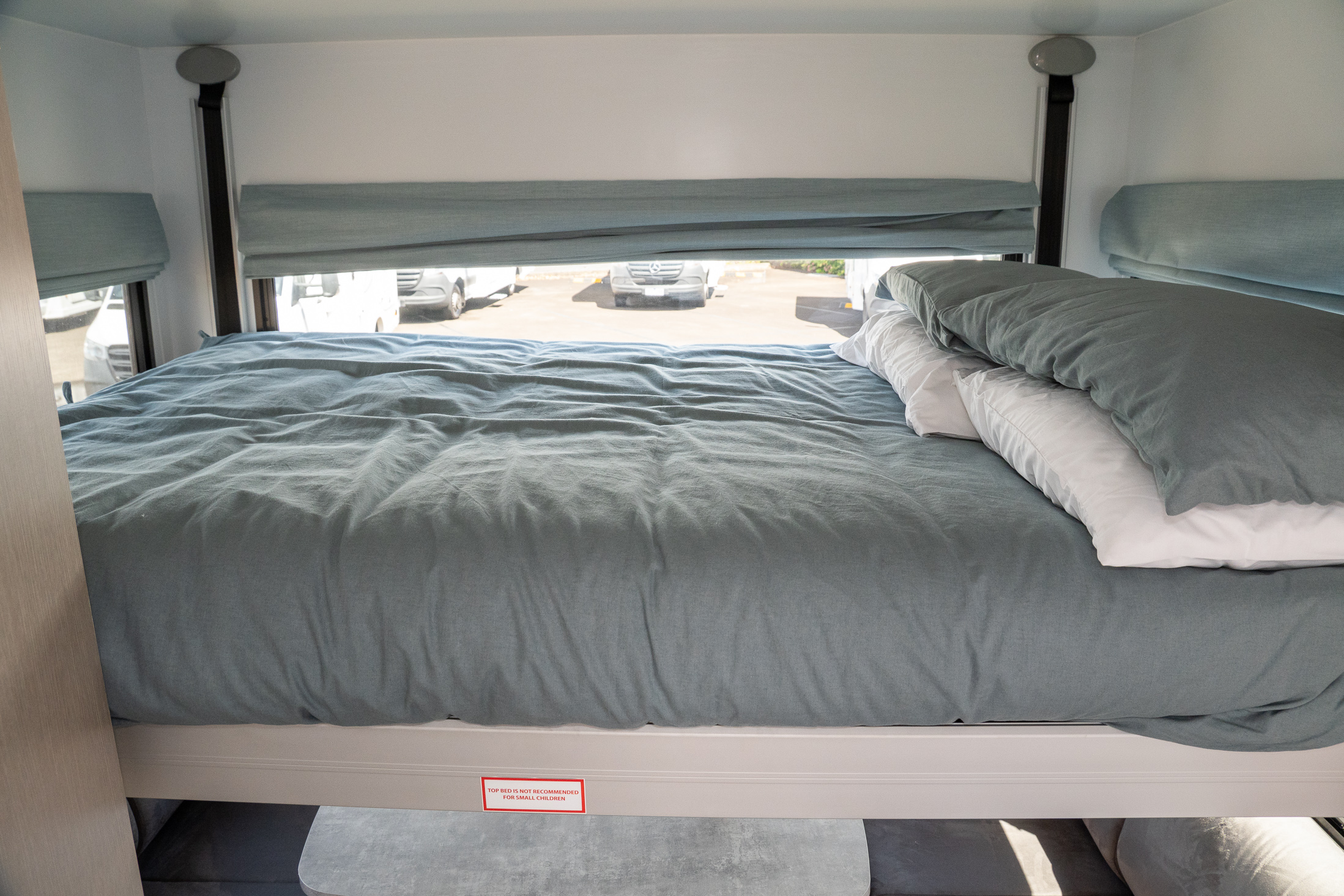 Carousel Popup Thumnails 46 - 2024 Mercedes-Benz Discovery M660 4 Berth