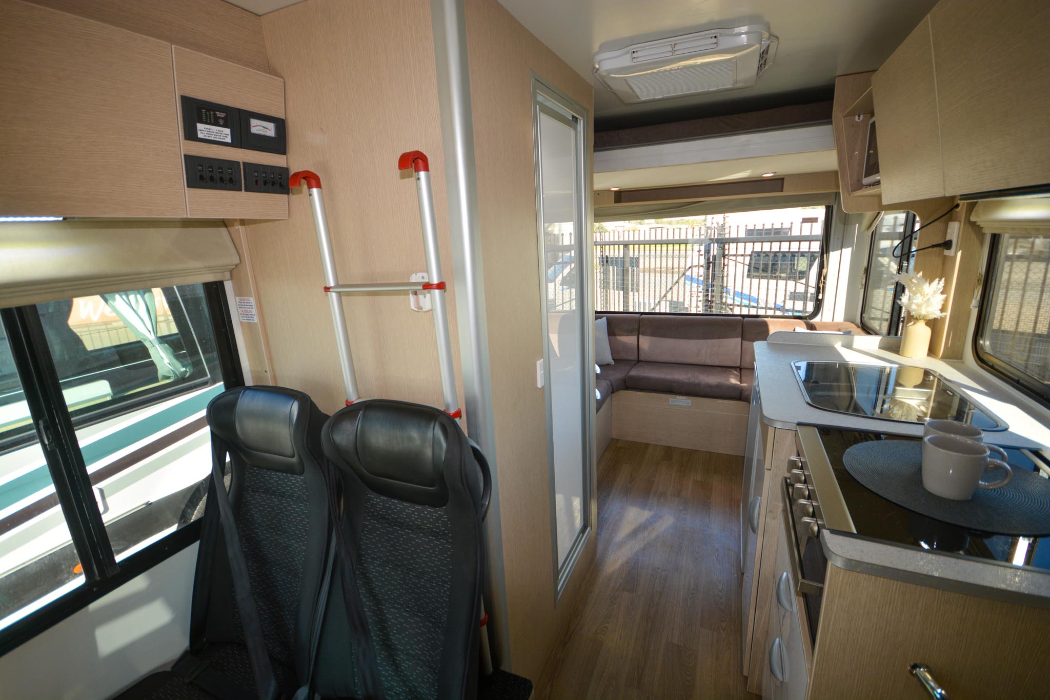 Carousel Popup Thumnails 16 - 2021 Kea Discovery M660 Mercedes 4 Berth