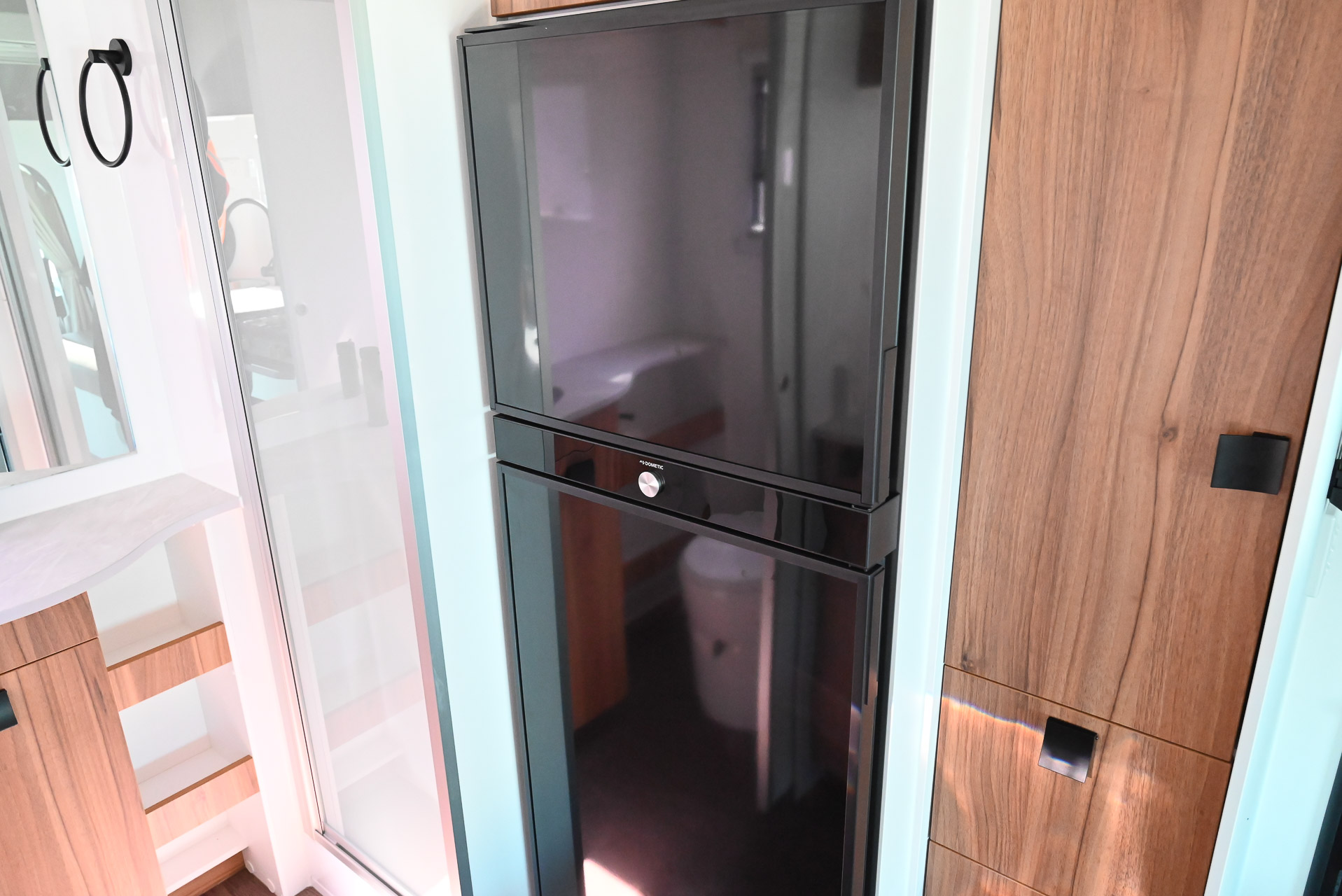 Carousel Popup Thumnails 22 - 2024 Windsor Daintree Renault 2 Berth