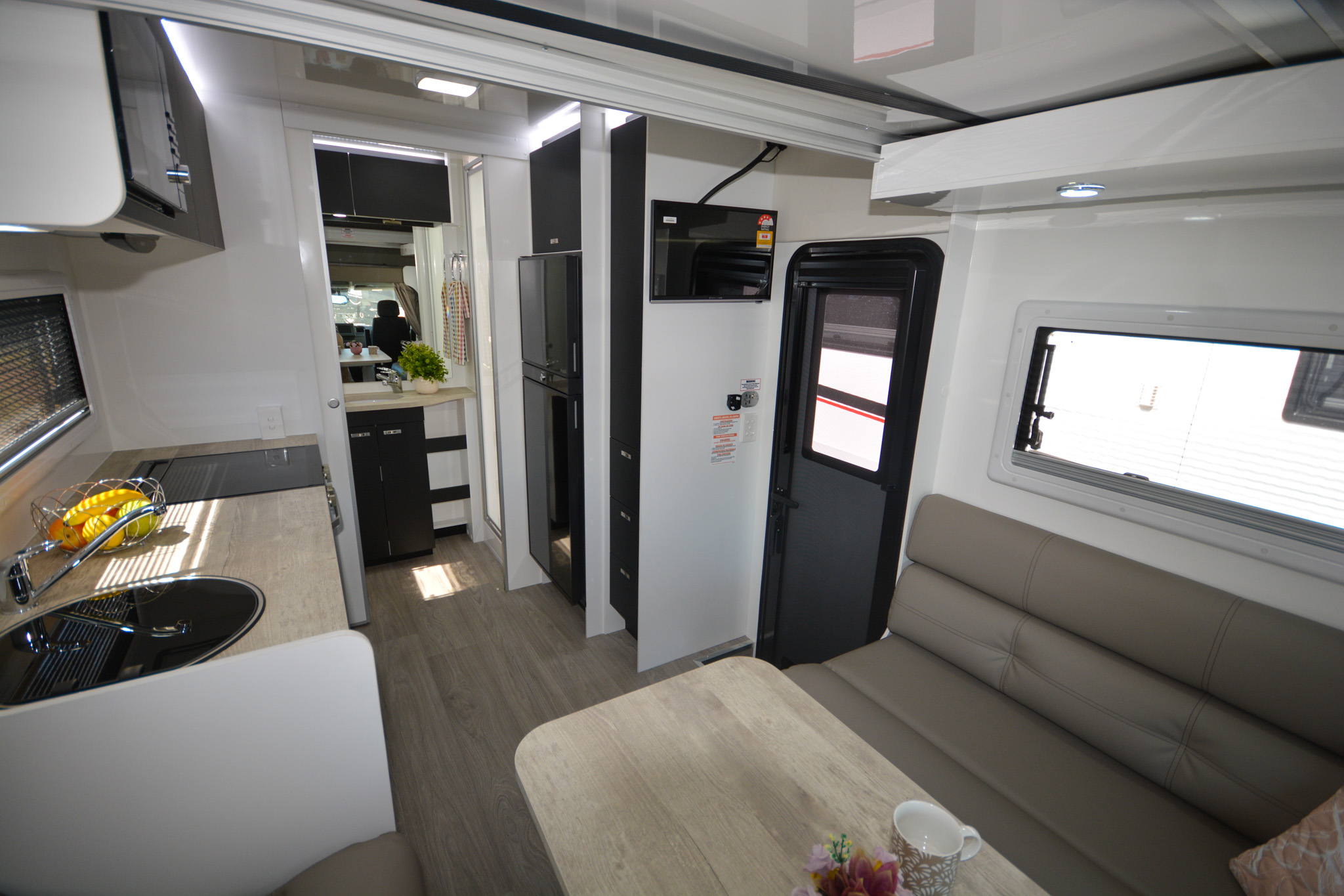 Carousel Popup Thumnails 24 - 2024 Windsor Daintree Renault 2 Berth