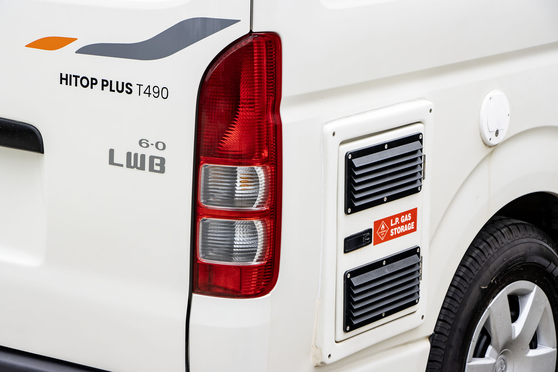 Carousel Popup Thumnails 11 - 2018 Windsor HiTop Plus T490 Toyota 2 Berth