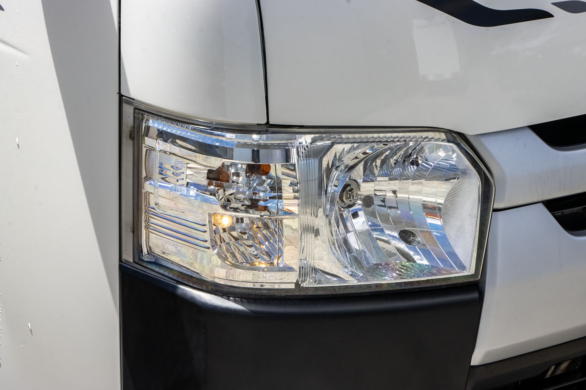 Carousel Popup Thumnails 13 - 2019 Windsor Double Down T490 Toyota 4 Berth