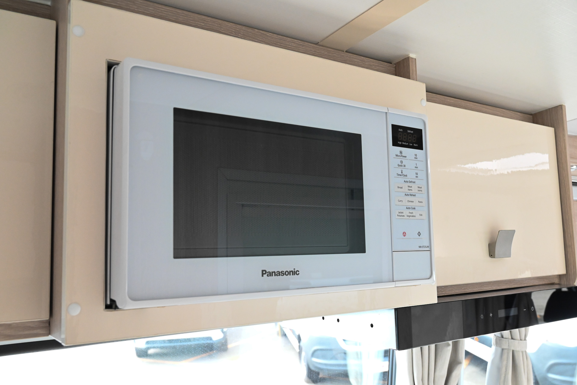 Carousel Popup Thumnails 22 - 2021 Talvor Euro Tourer Mercedes 2 Berth