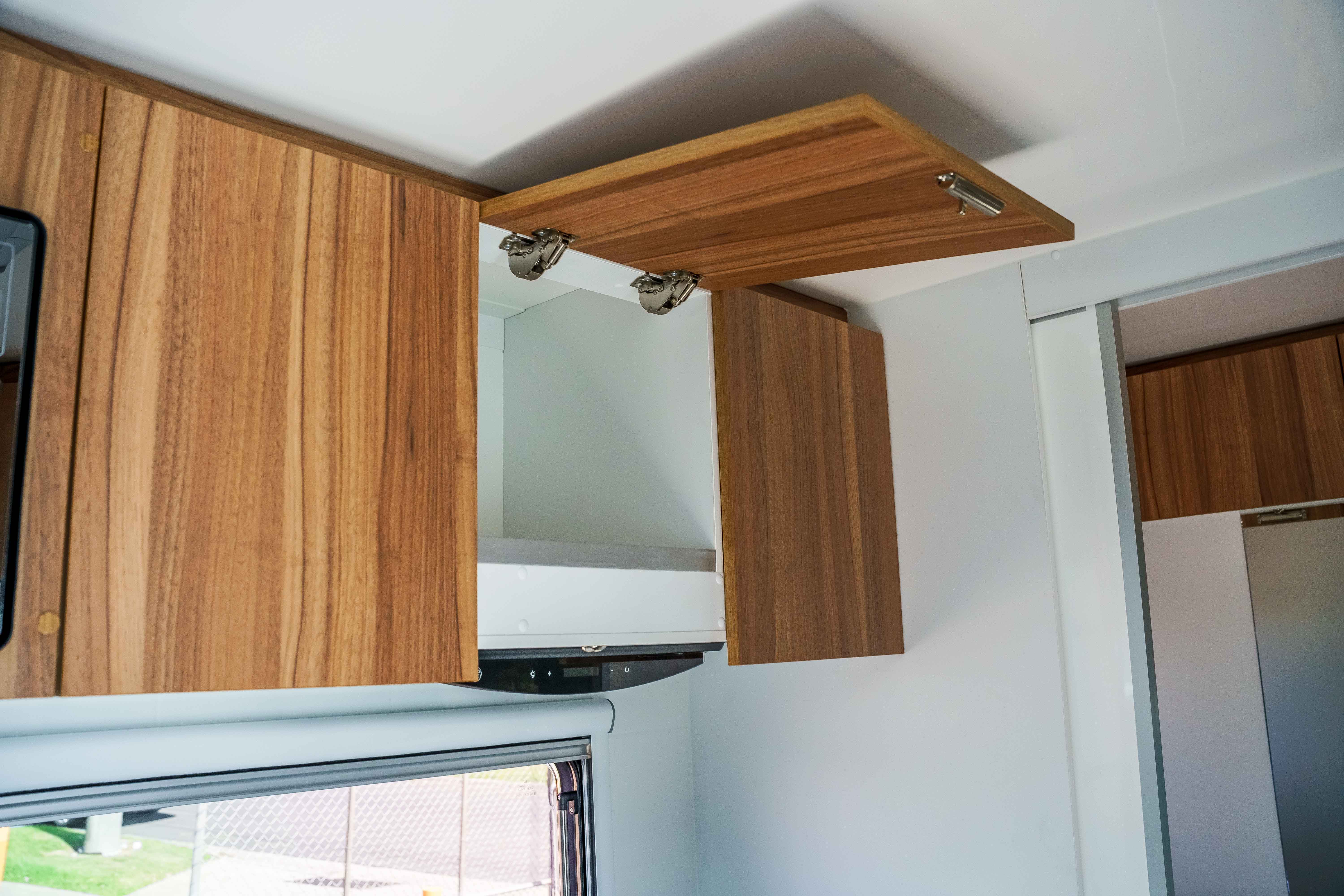 Carousel Popup Thumnails 12 - 2024 Windsor Daintree Renault 2 Berth