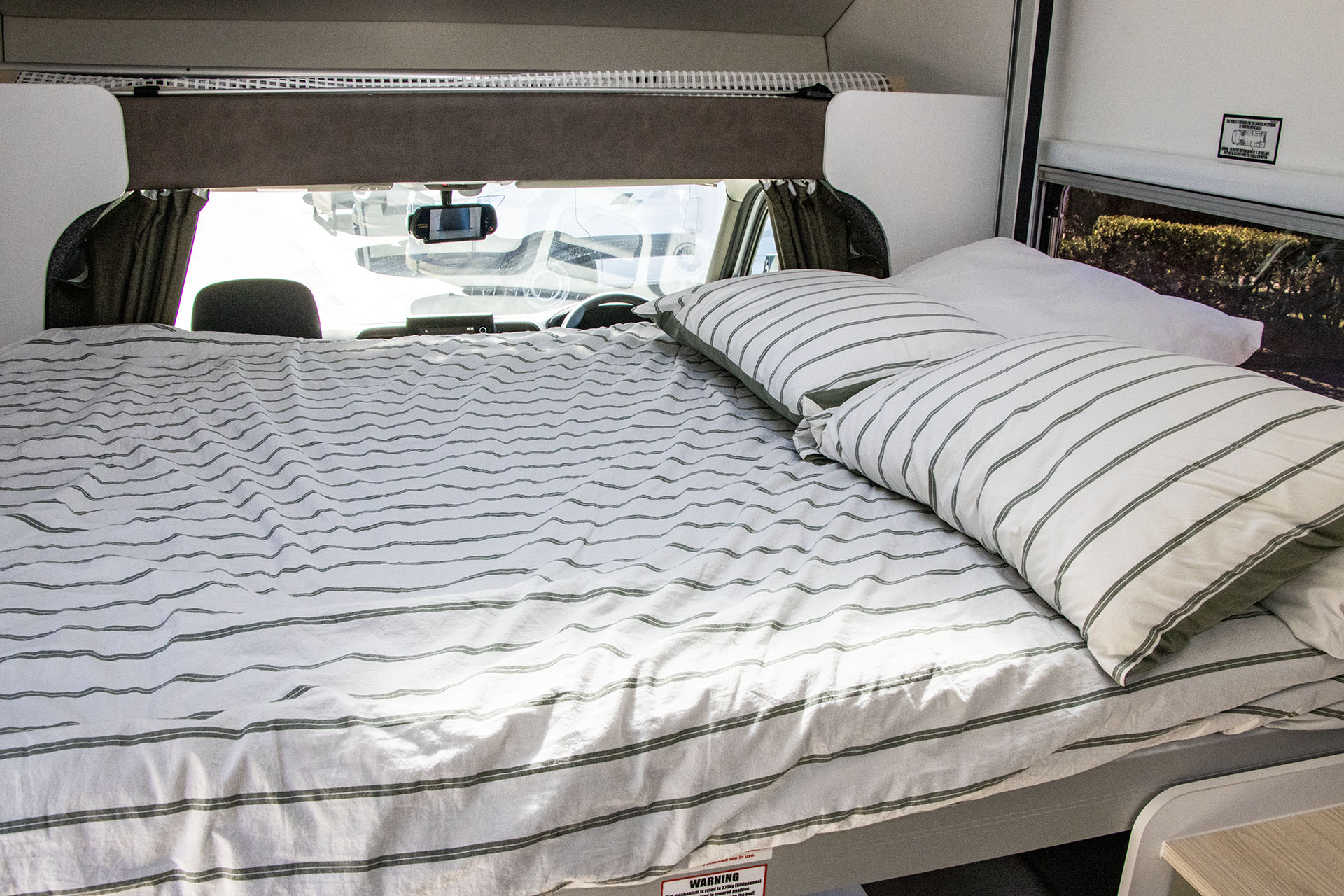 Carousel Popup Thumnails 30 - 2024 Windsor Daintree Renault 2 Berth