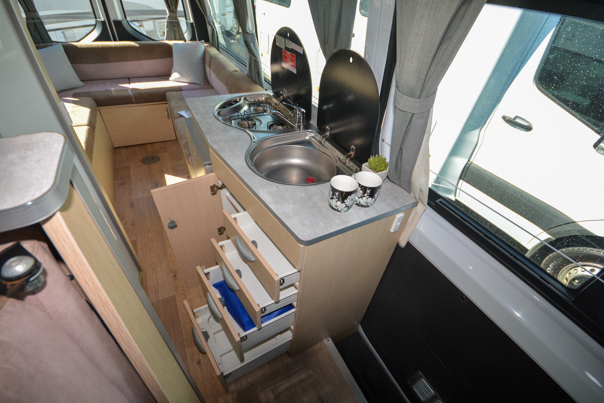 Carousel Popup Thumnails 29 - 2021 Mercedes-Benz Nomad M700 2 1 Berth