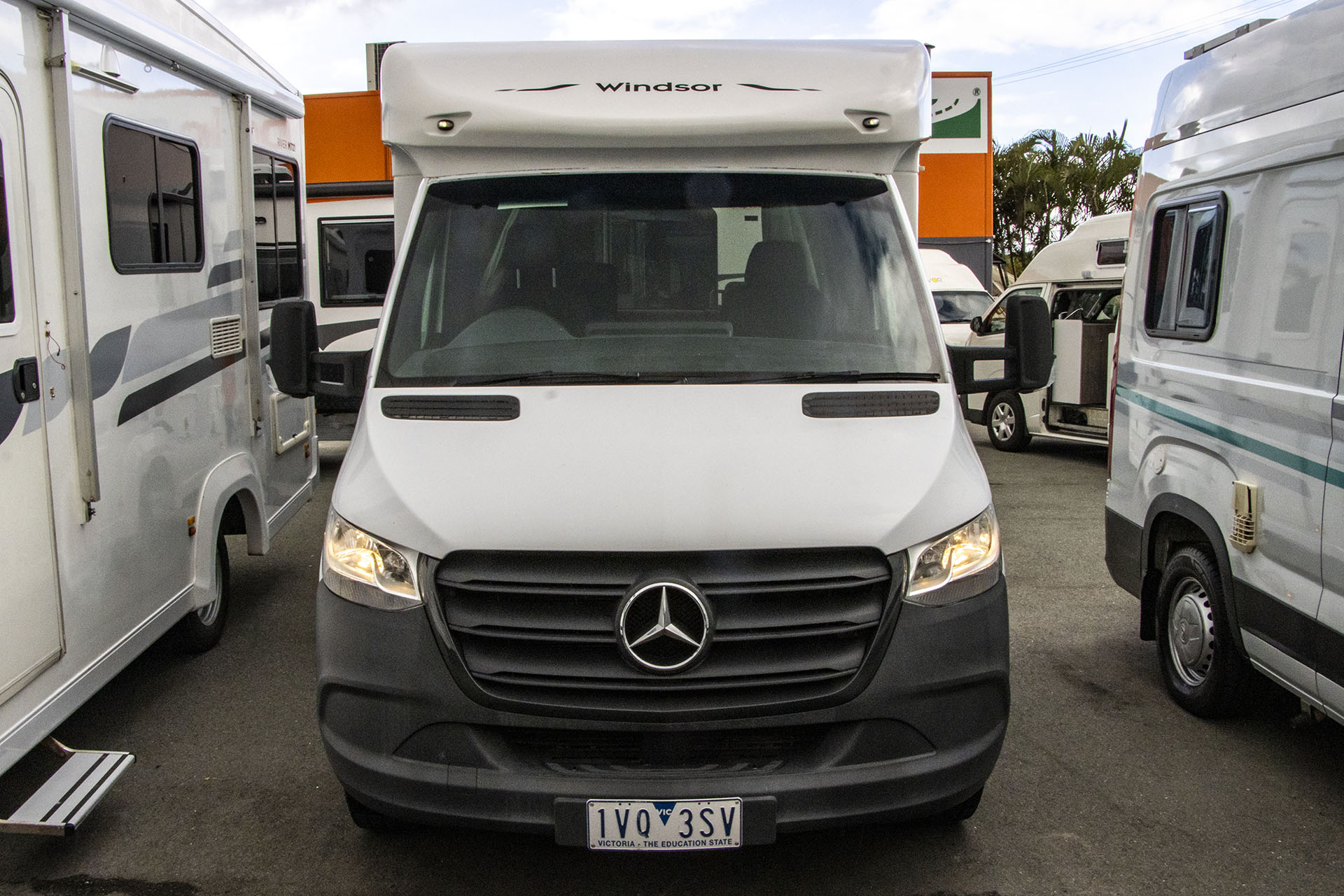 Carousel Popup Thumnails 3 - 2022 Windsor Cascade M670 Mercedes 4 Berth