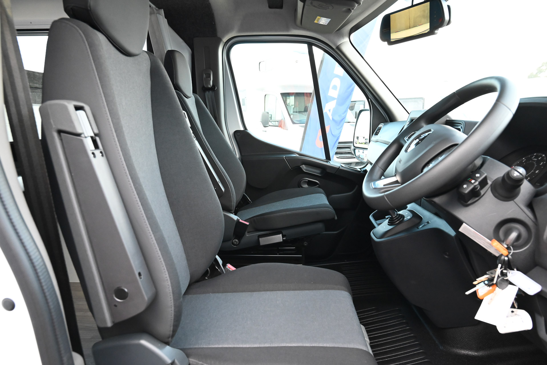 Carousel Popup Thumnails 12 - 2024 Windsor Daintree Renault 2 Berth