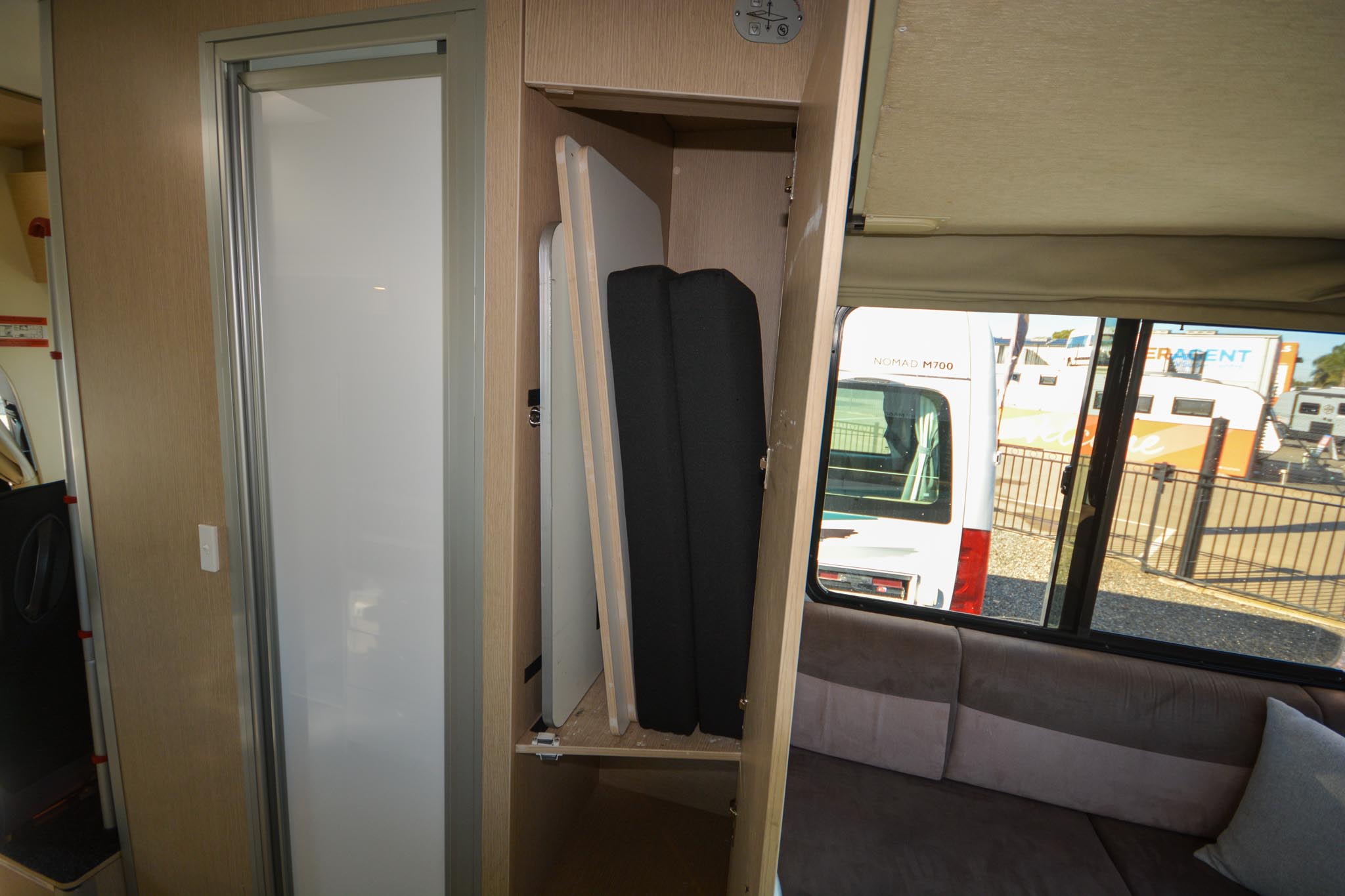 Carousel Popup Thumnails 30 - 2021 Kea Discovery M660 Mercedes 4 Berth