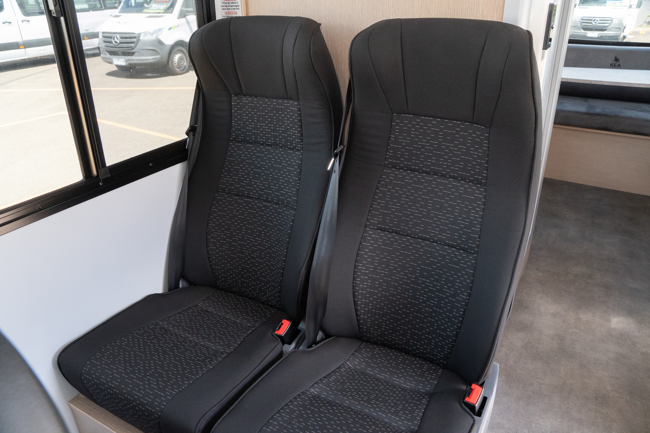 Carousel Popup Thumnails 32 - 2024 Mercedes-Benz Discovery M660 4 Berth