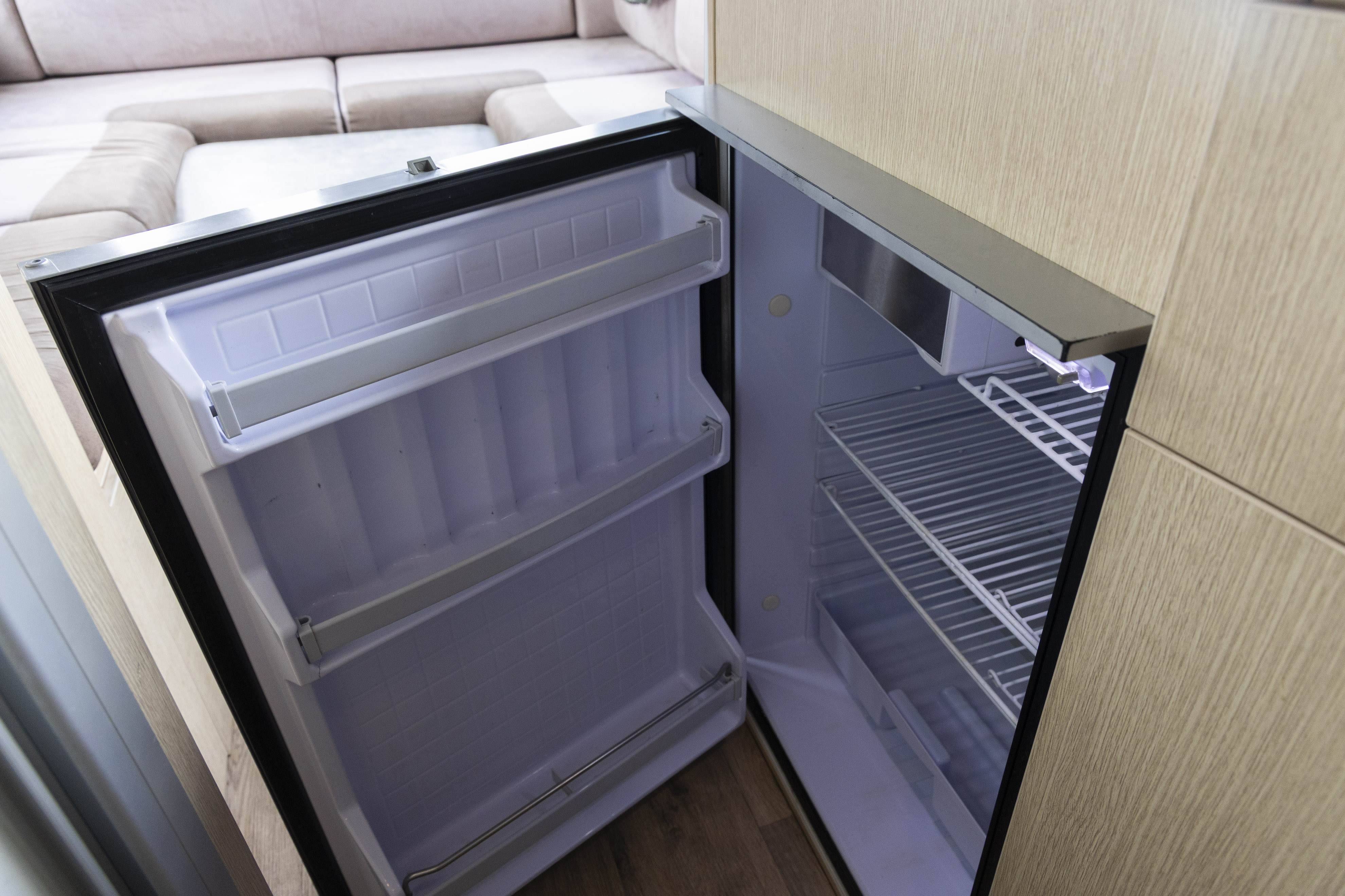 Carousel Popup Thumnails 16 - 2022 Kea Nomad M700 Mercedes 3 Berth