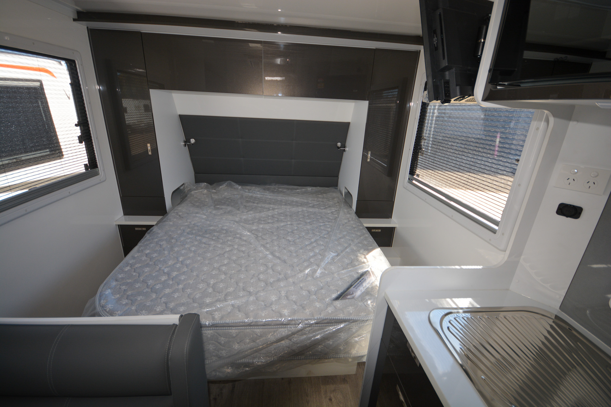 Carousel Popup Thumnails 11 - 2025 Windsor Wild Semi Off-Road 176RD