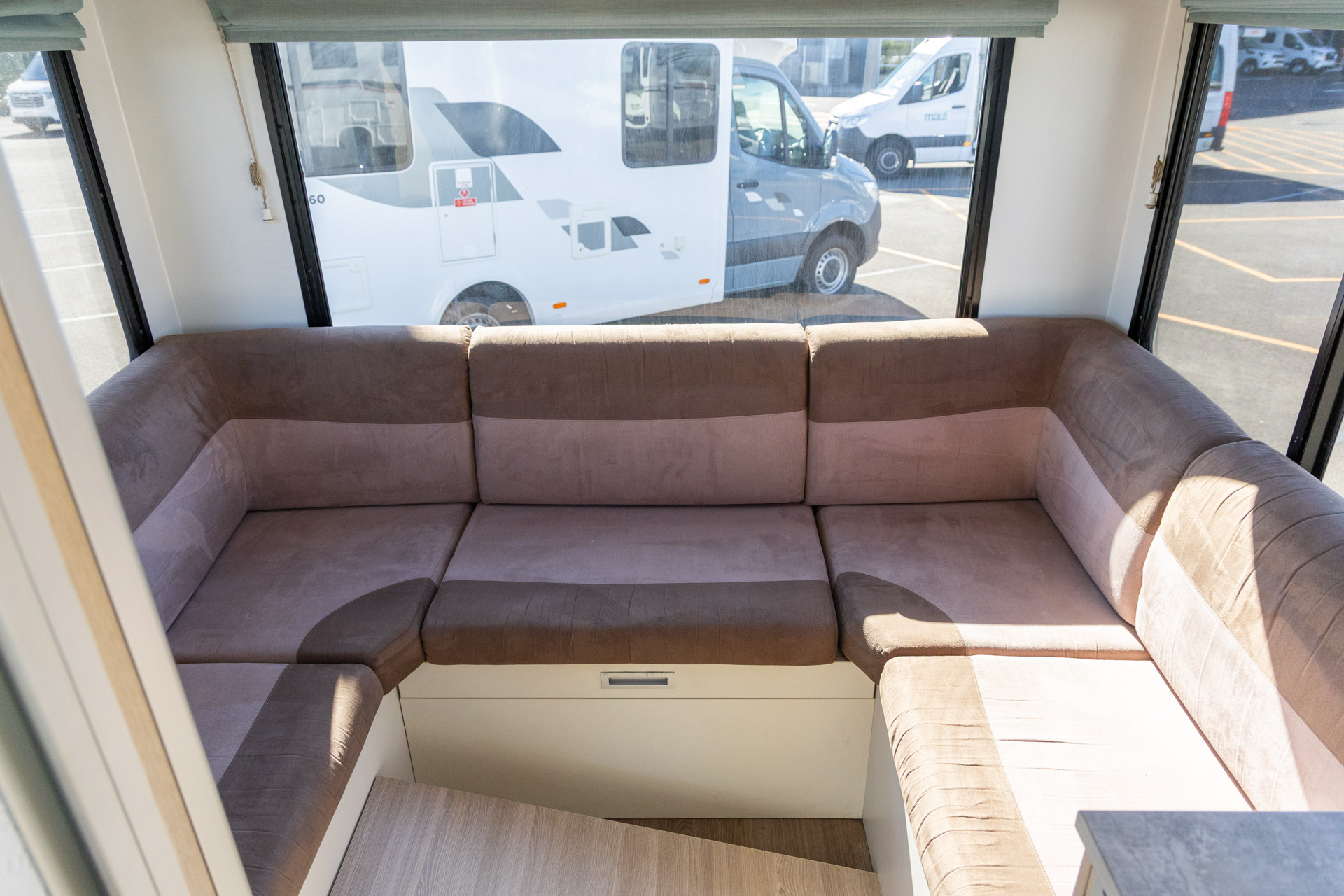 Carousel Popup Thumnails 22 - 2021 Kea River M721 Mercedes 6 Berth