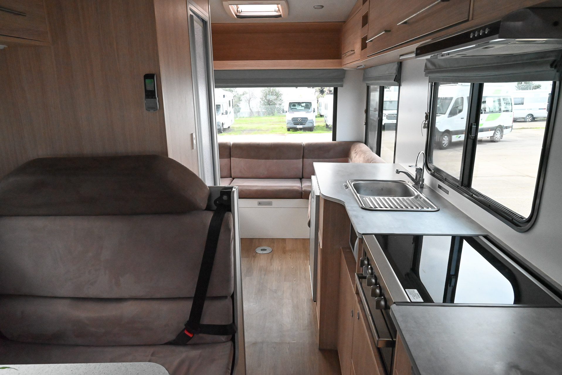 Carousel Popup Thumnails 35 - 2020 Kea River M721 Mercedes 6 Berth