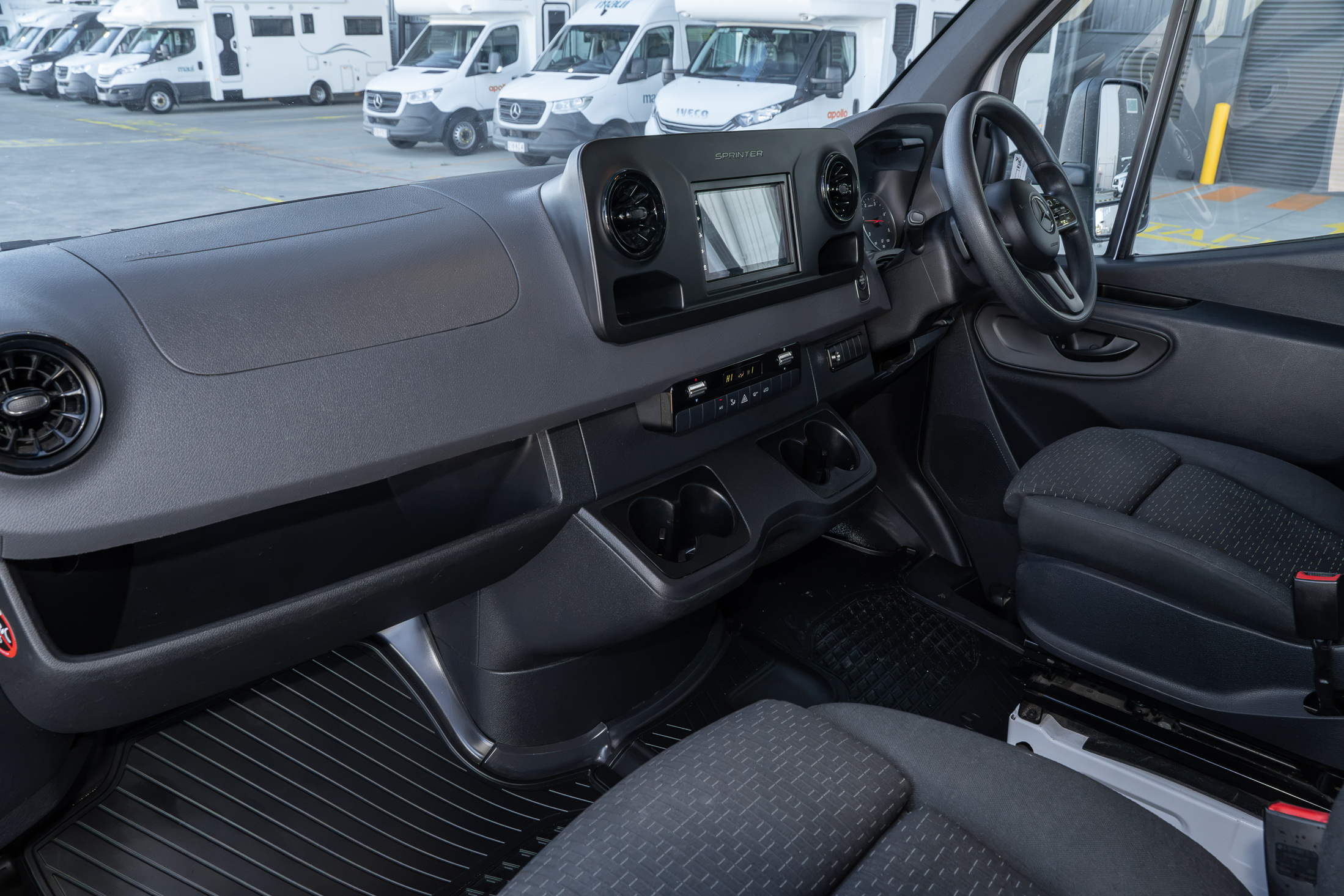 Carousel Popup Thumnails 14 - 2021 Kea Discovery M660 Mercedes 4 Berth