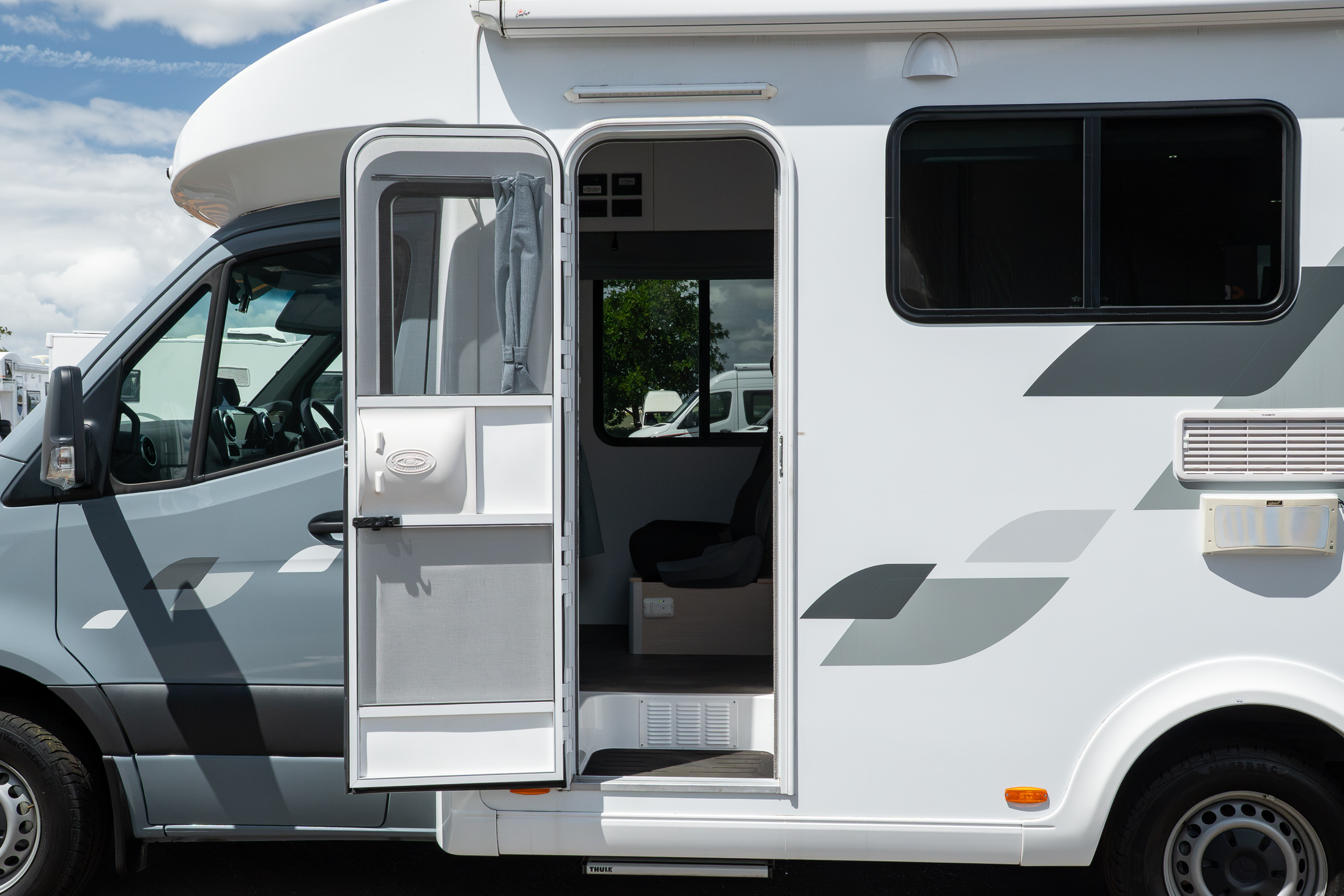 Carousel Popup Thumnails 12 - 2024 Mercedes-Benz Discovery M660 4 Berth