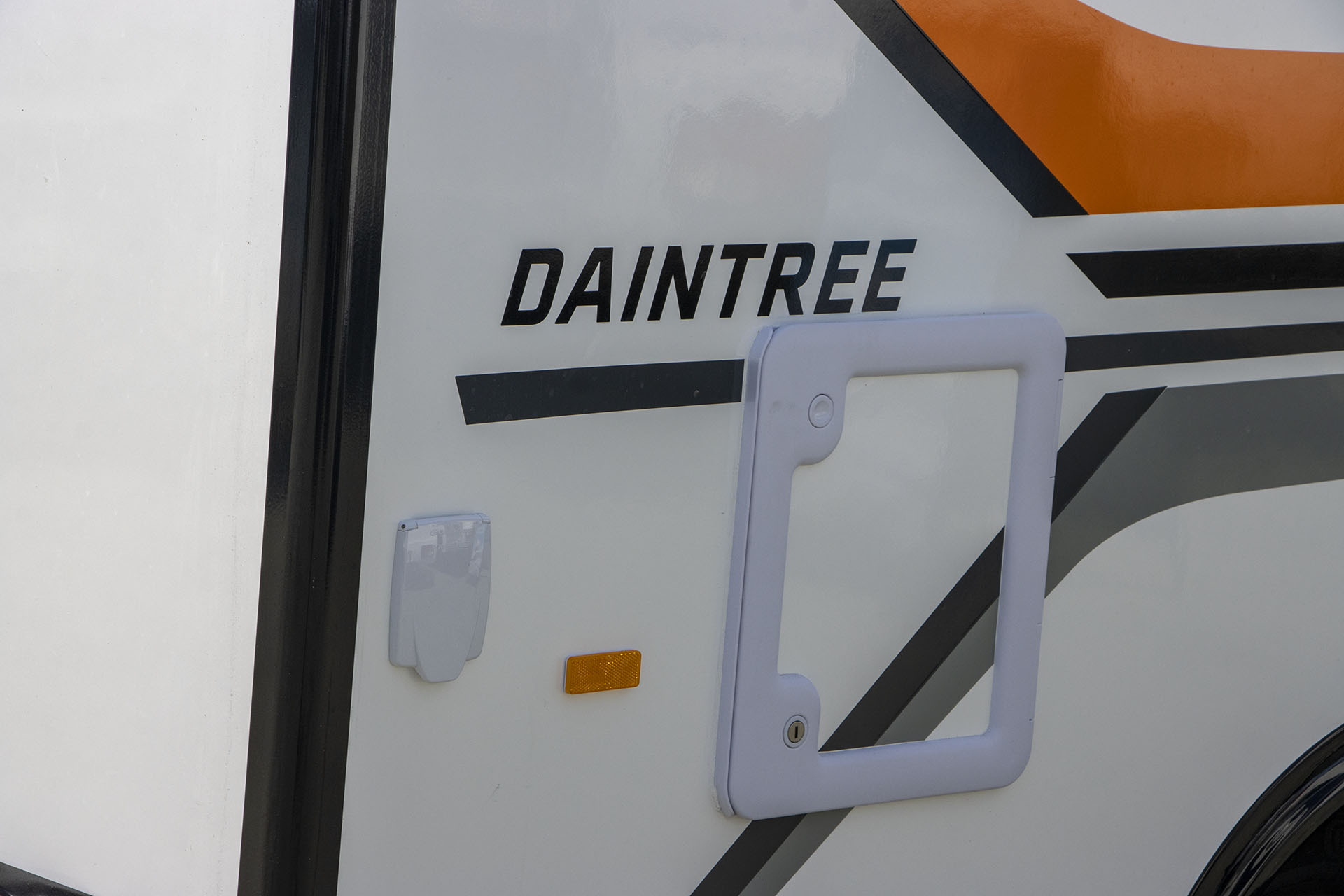 Carousel Popup Thumnails 25 - 2024 Windsor Daintree Renault 2 Berth