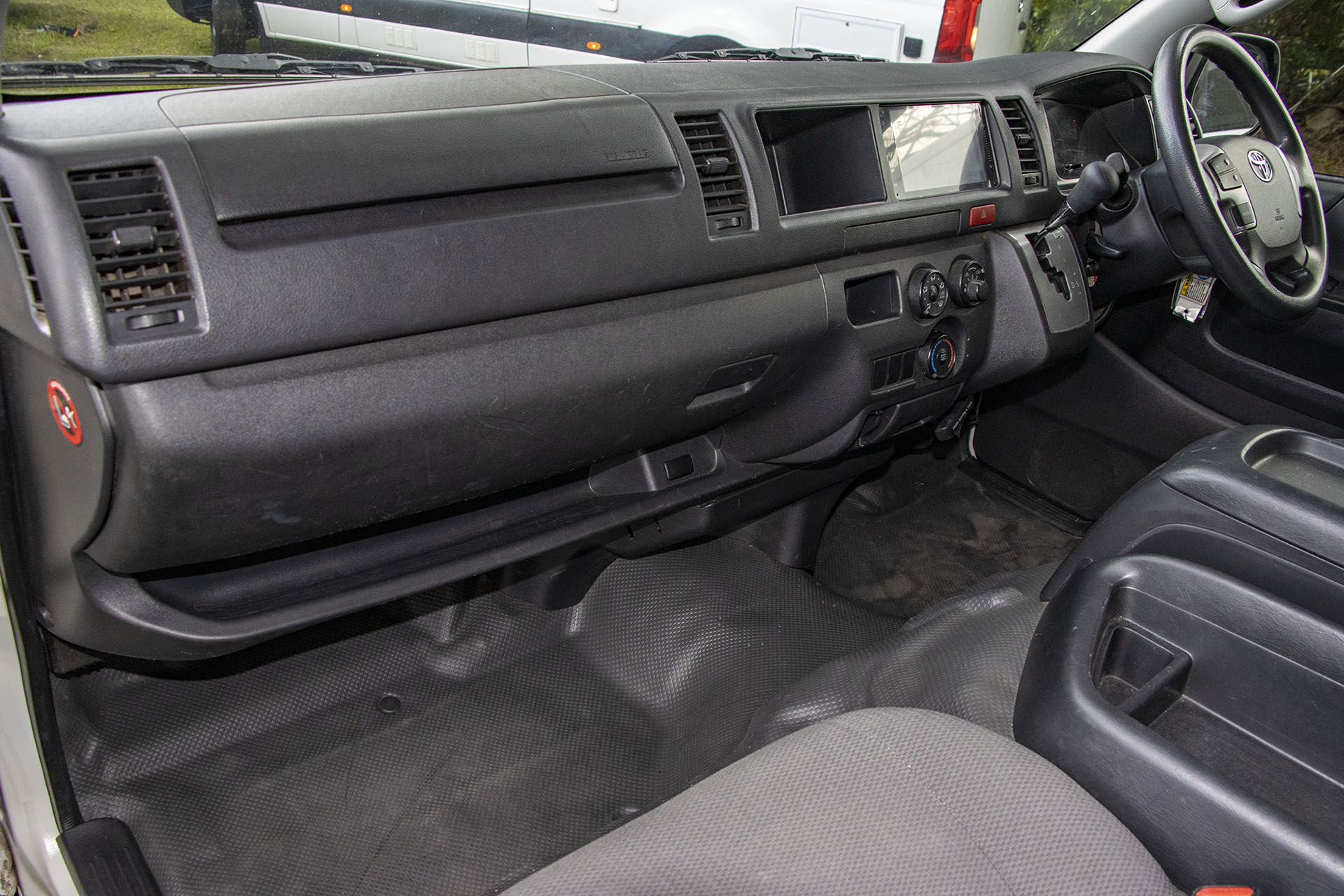Carousel Popup Thumnails 10 - 2018 Kea Navigator T555 Toyota 4 Berth