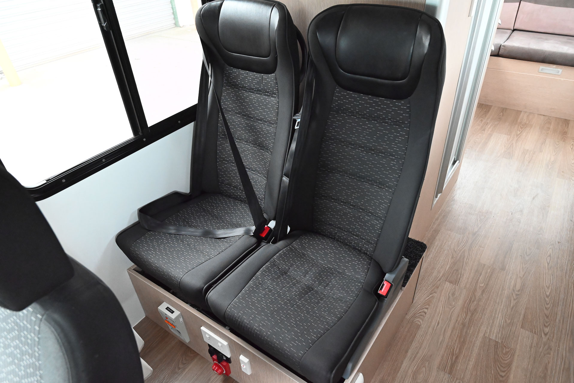 Carousel Popup Thumnails 22 - 2021 Kea Discovery M660 Mercedes 4 Berth