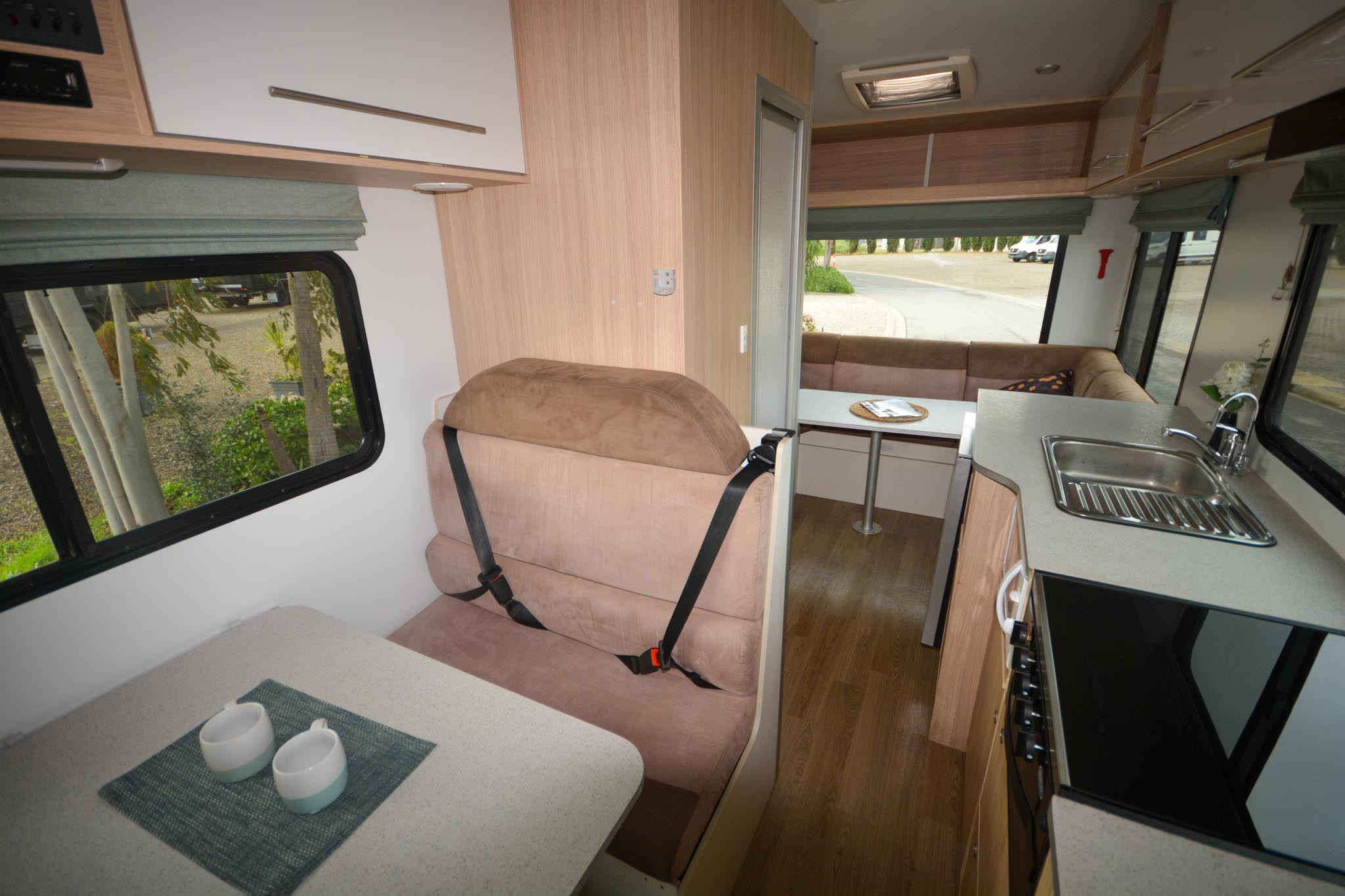 Carousel Popup Thumnails 22 - 2021 Kea River M721 Mercedes 6 Berth