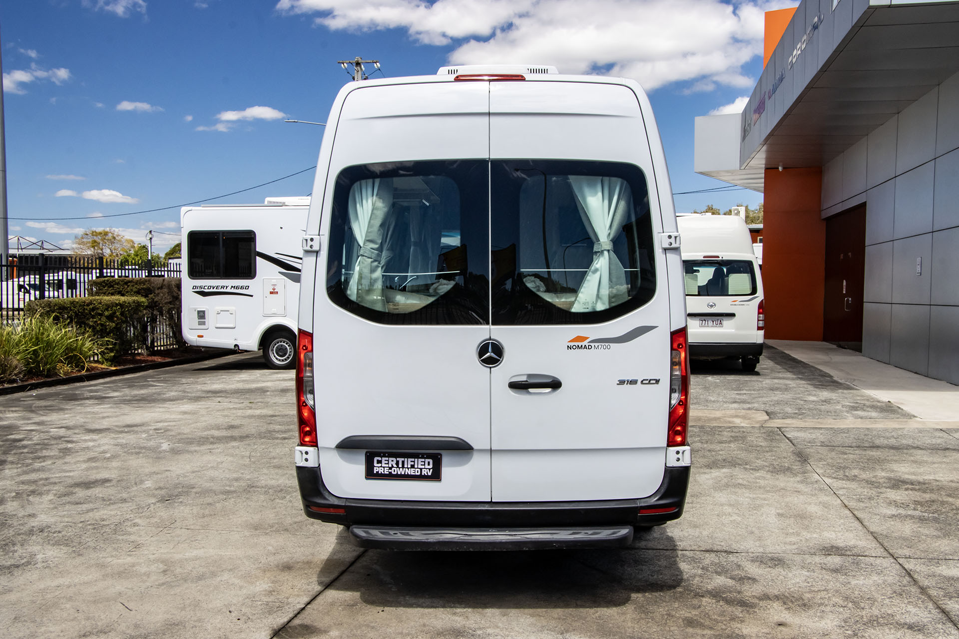 Carousel Popup Thumnails 8 - 2021 Windsor Nomad M700 Mercedes 3 Berth