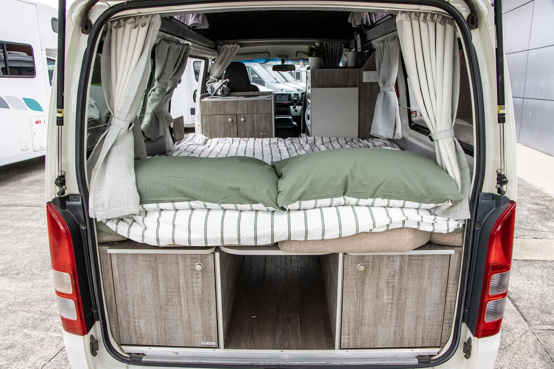 Carousel Popup Thumnails 27 - 2018 Windsor HiTop Plus T490 Toyota 2 Berth