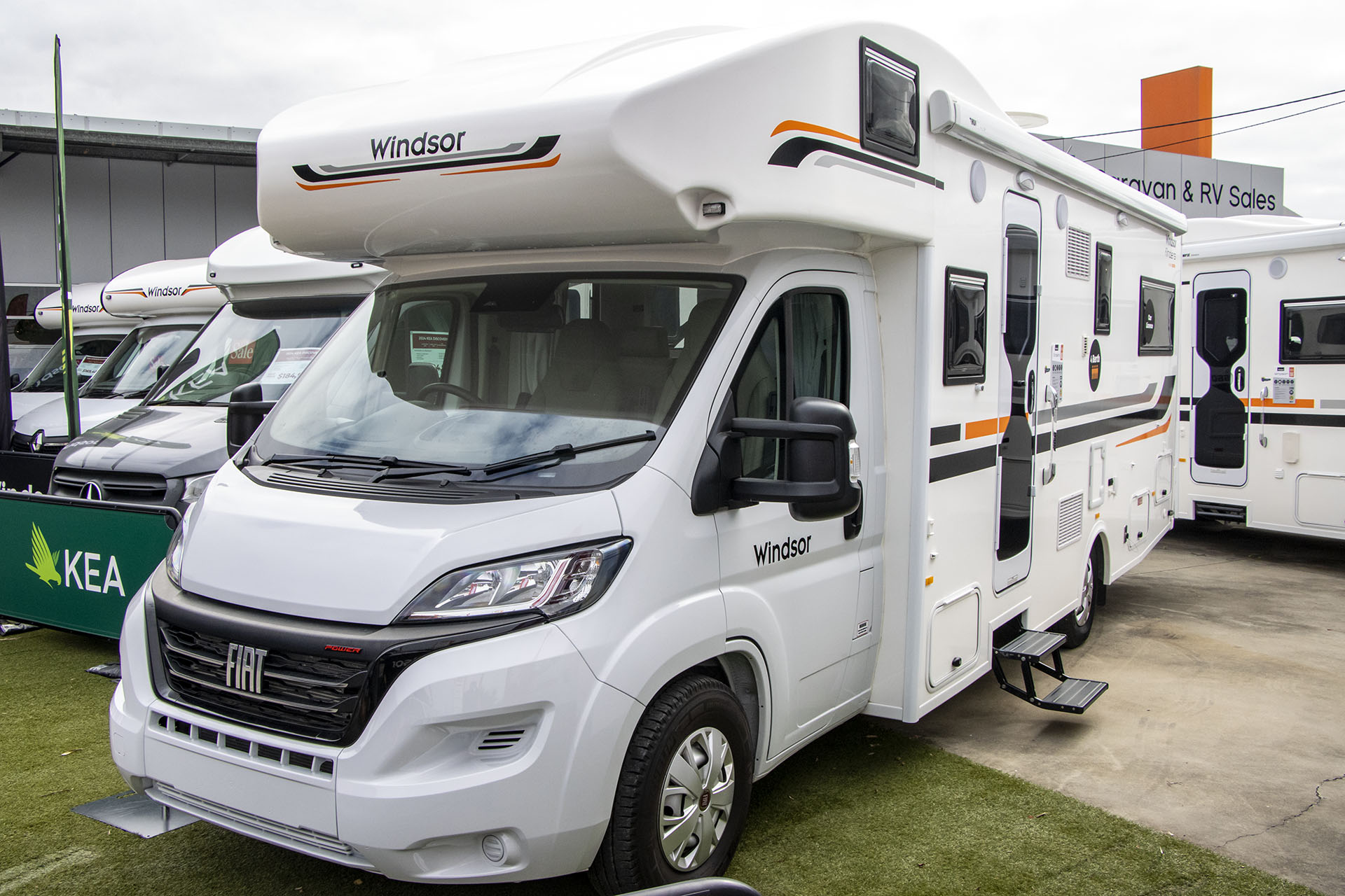 Carousel Popup Main - 2024 Windsor Flinders Fiat 4 Berth
