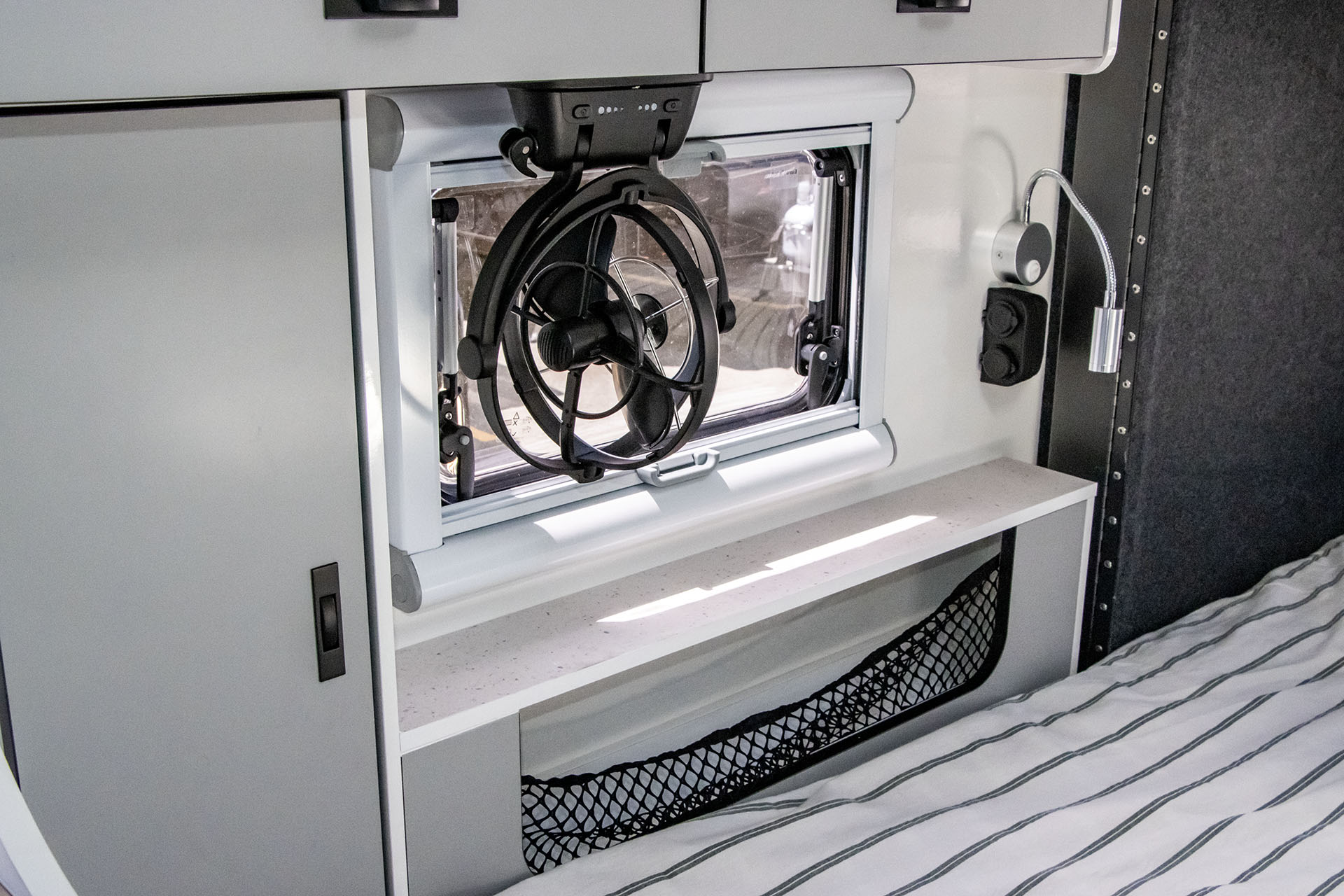 Carousel Popup Thumnails 28 - 2025 Windsor Rapid 15D