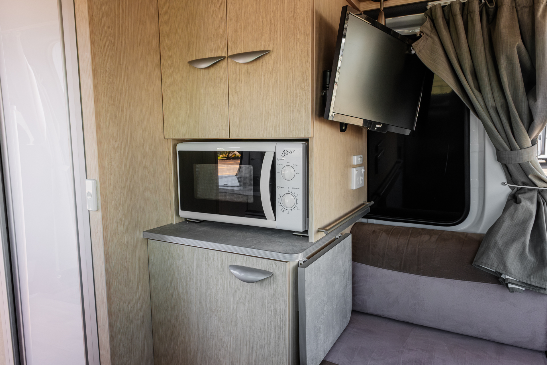 Carousel Popup Thumnails 28 - 2022 Kea Nomad M700 Mercedes 3 Berth