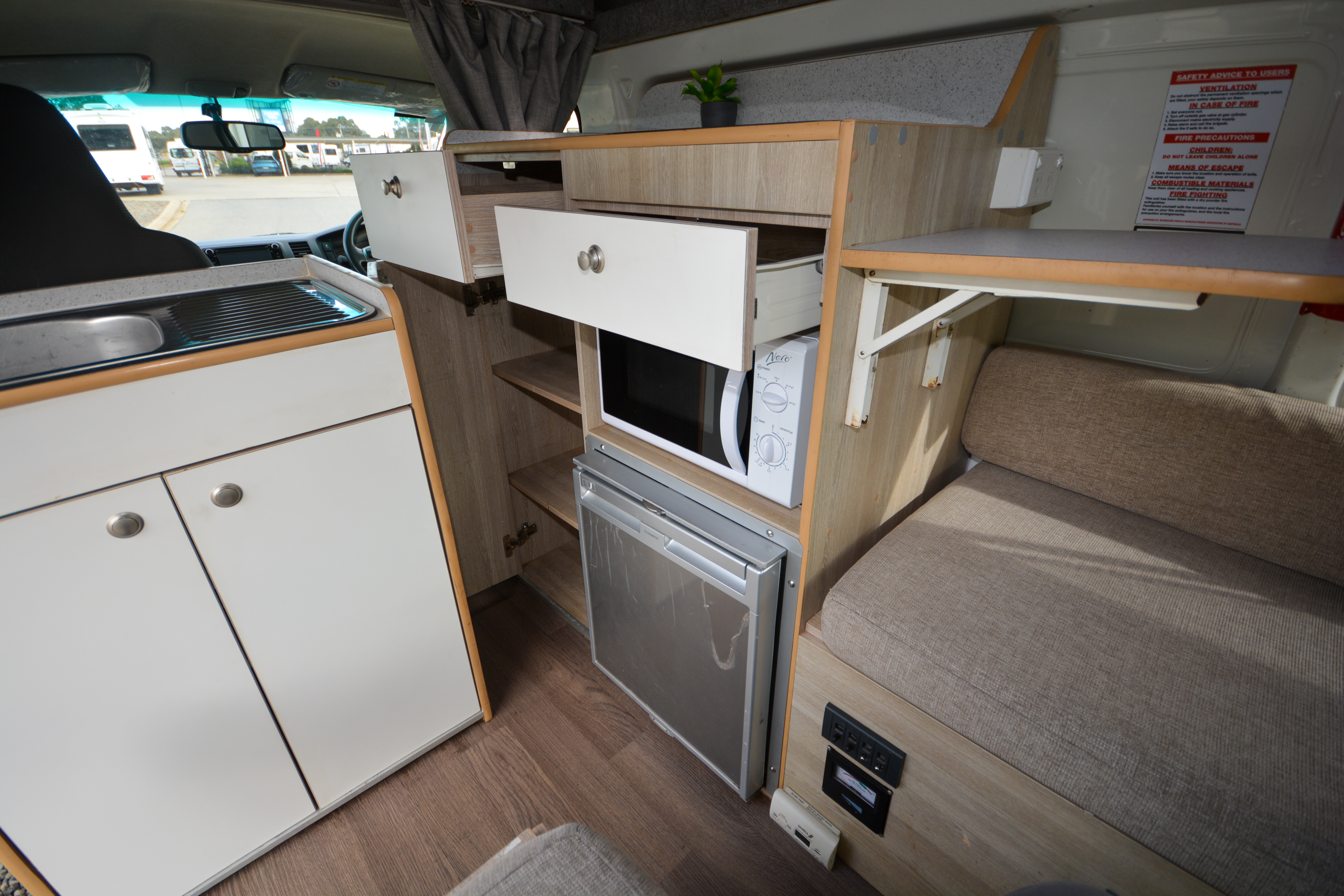 Carousel Popup Thumnails 32 - 2018 Talvor HiTop Toyota 2 Berth