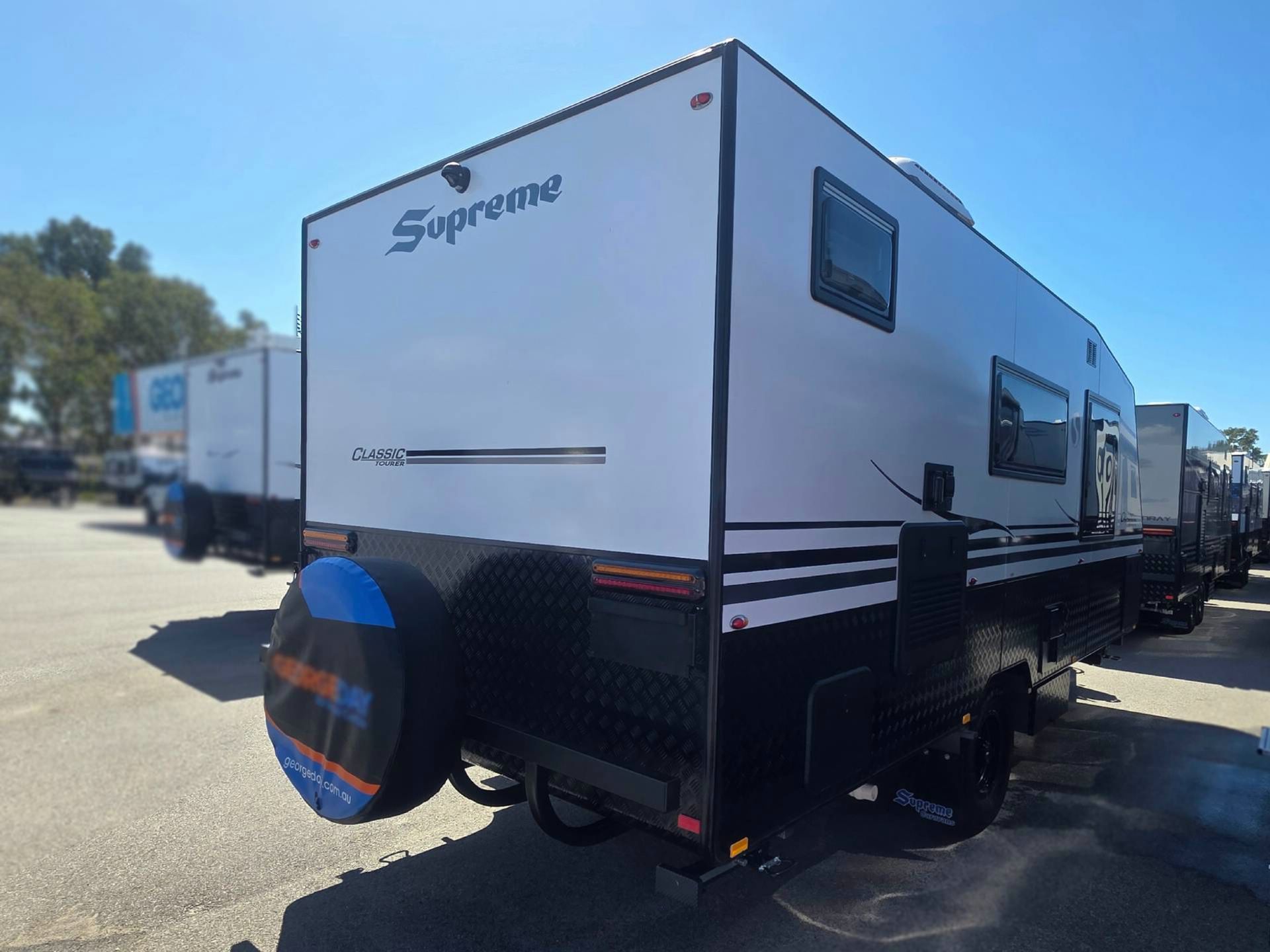 Carousel Popup Thumnails 5 - 2026 Supreme 1800 R K1E3 S Classic Tourer 18'