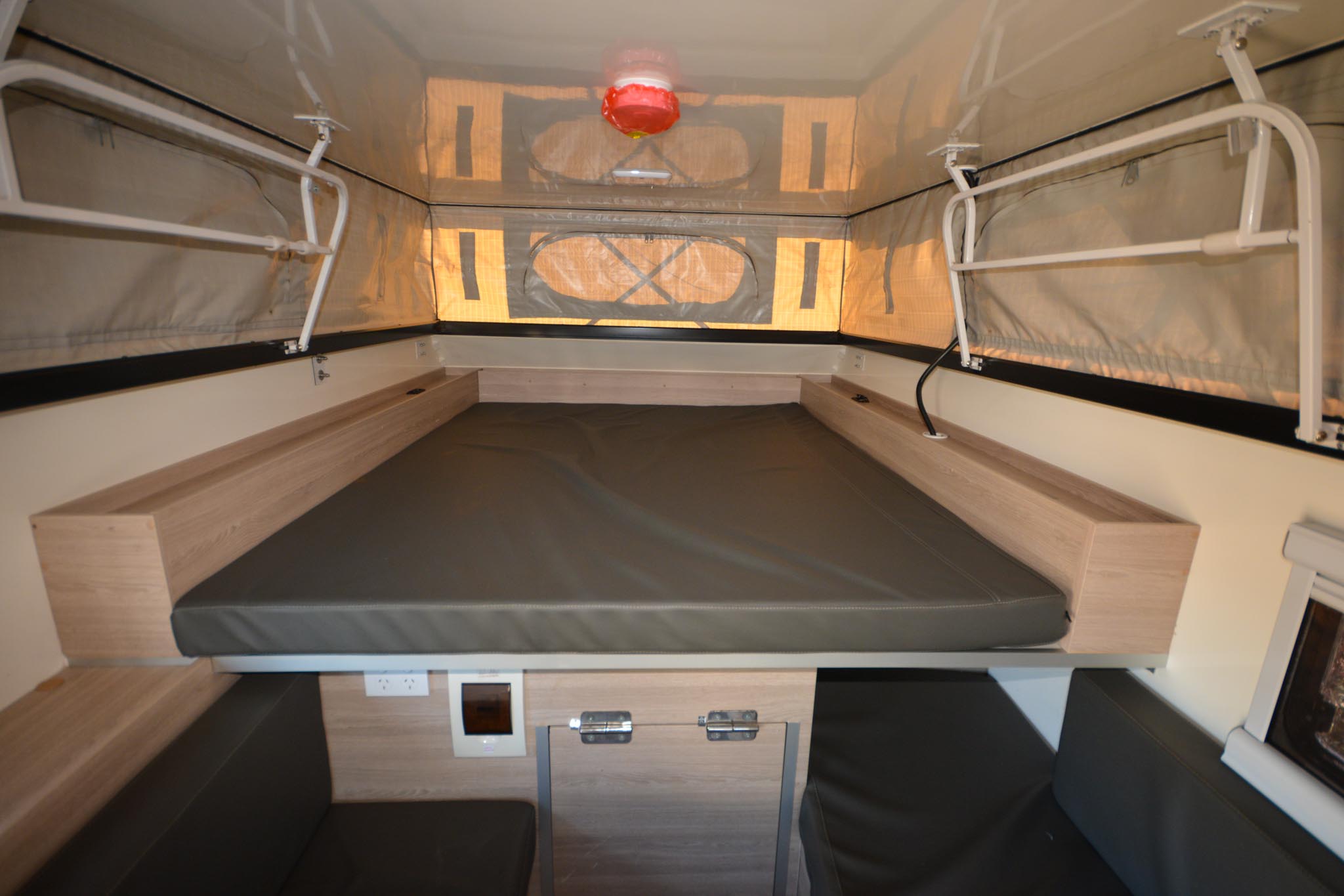 Carousel Popup Thumnails 28 - 2022 Windsor Maverick T590