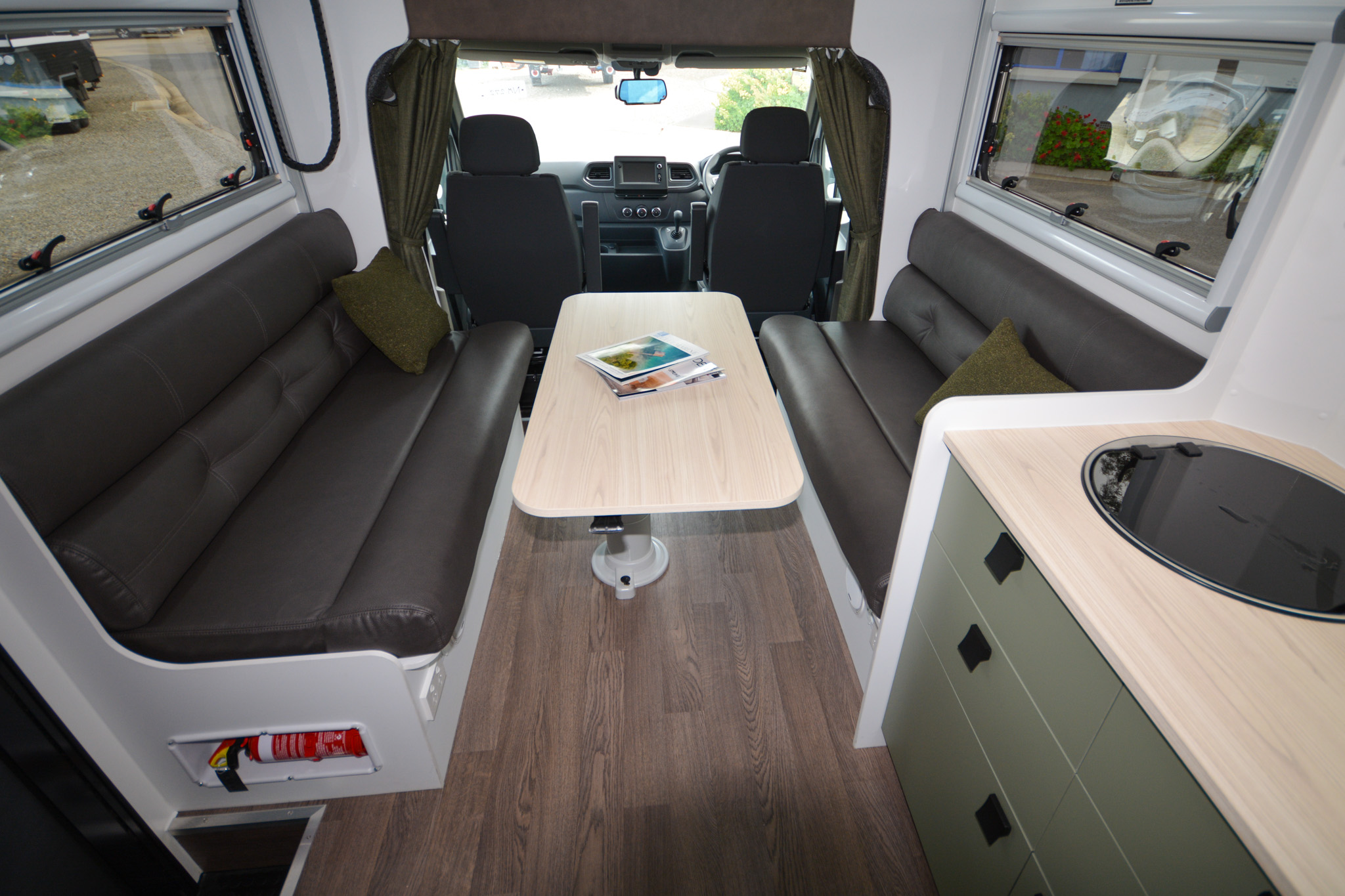 Carousel Popup Thumnails 21 - 2024 Windsor Daintree Renault 2 Berth