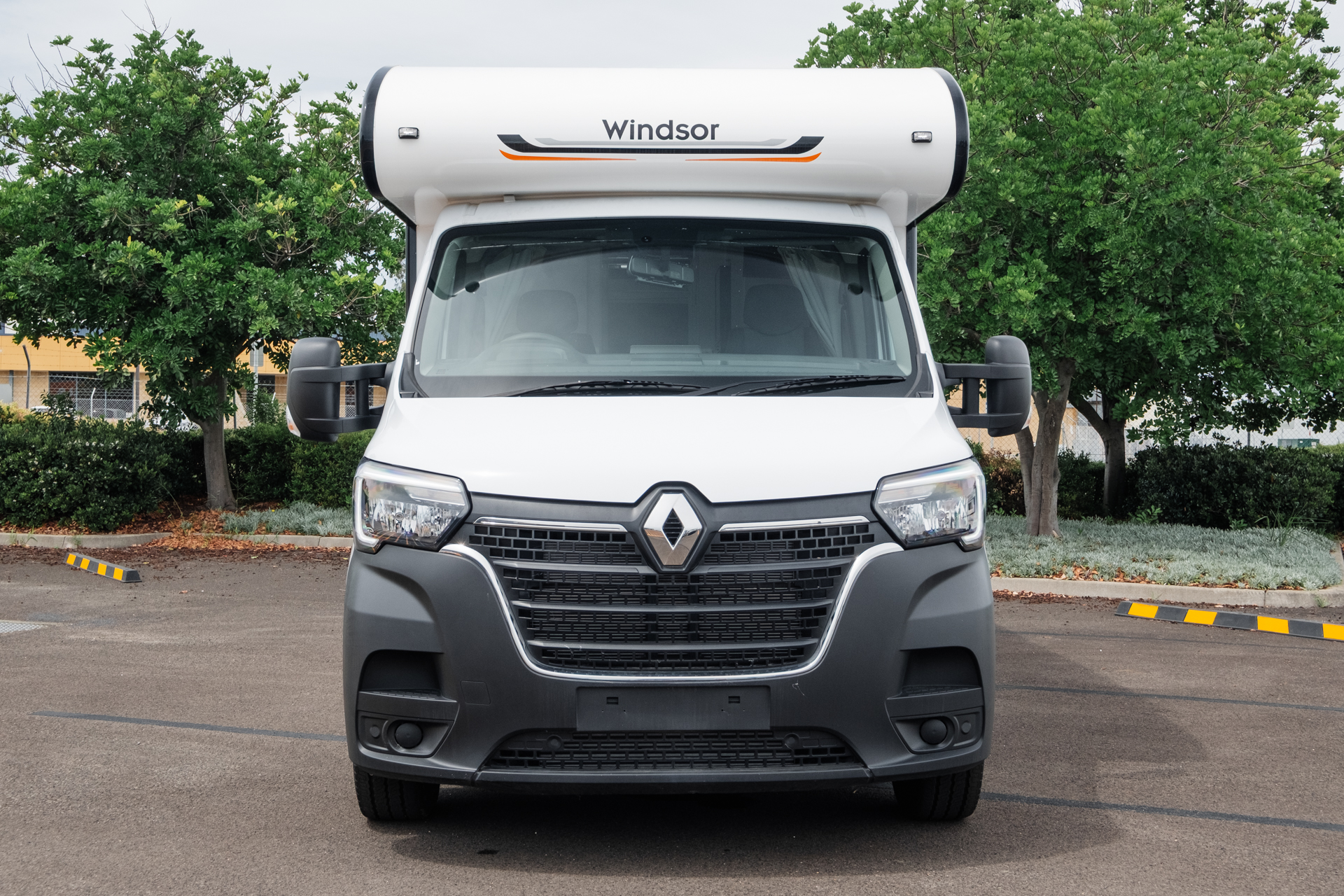 Carousel Popup Thumnails 5 - 2024 Windsor Daintree Renault 2 Berth