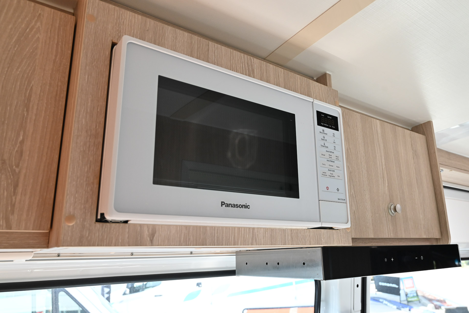 Carousel Popup Thumnails 24 - 2021 Talvor Euro Tourer Mercedes 2 Berth