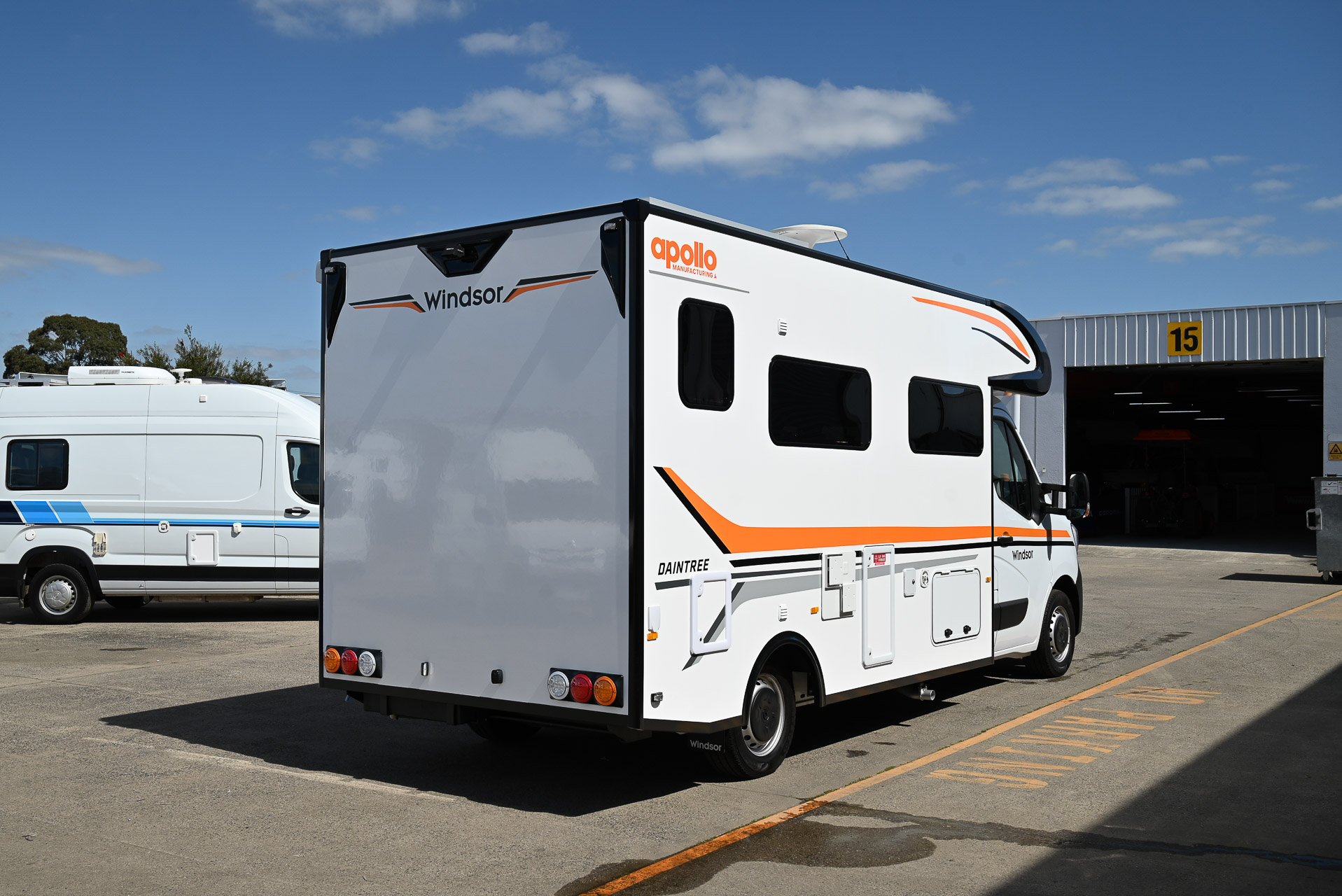 Carousel Popup Thumnails 8 - 2024 Windsor Daintree Renault 2 Berth