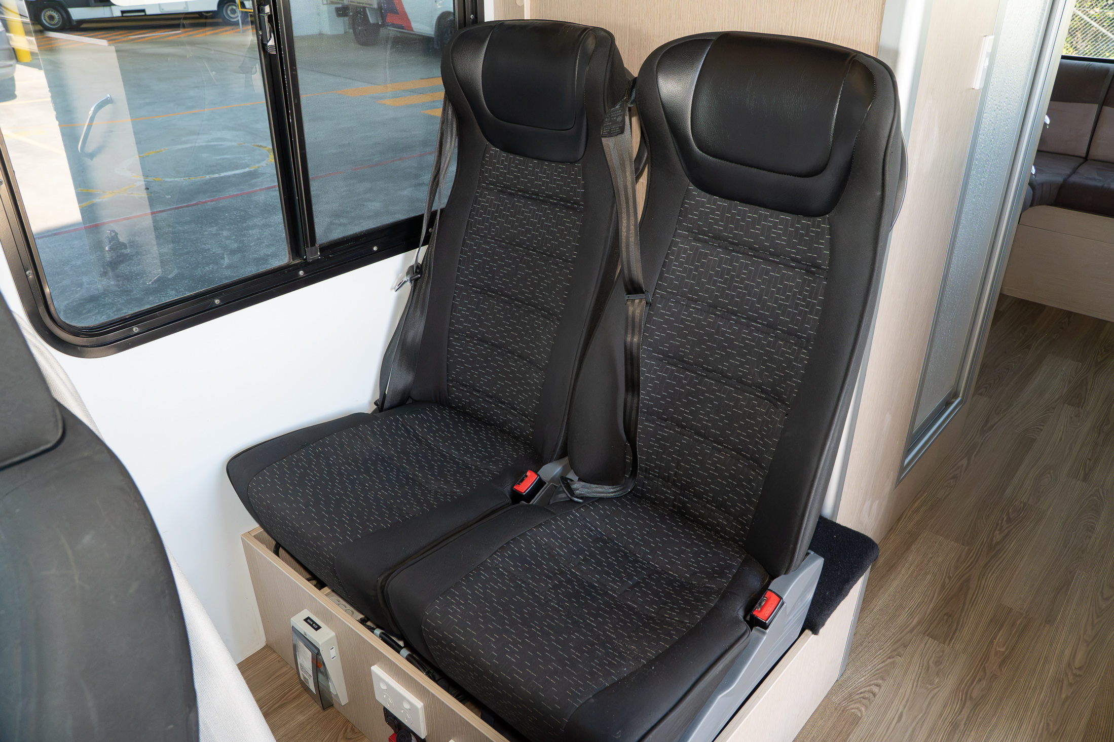 Carousel Popup Thumnails 24 - 2021 Kea Discovery M660 Mercedes 4 Berth