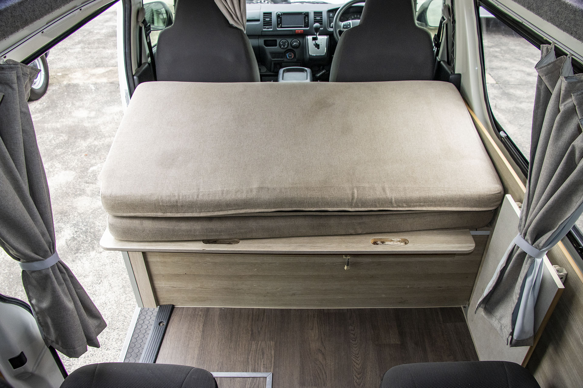 Carousel Popup Thumnails 16 - 2018 Kea HiTop T490 Toyota 2 Berth