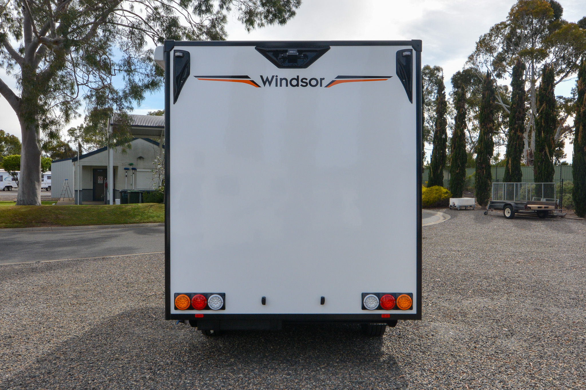 Carousel Popup Thumnails 8 - 2024 Windsor Daintree Renault 2 Berth